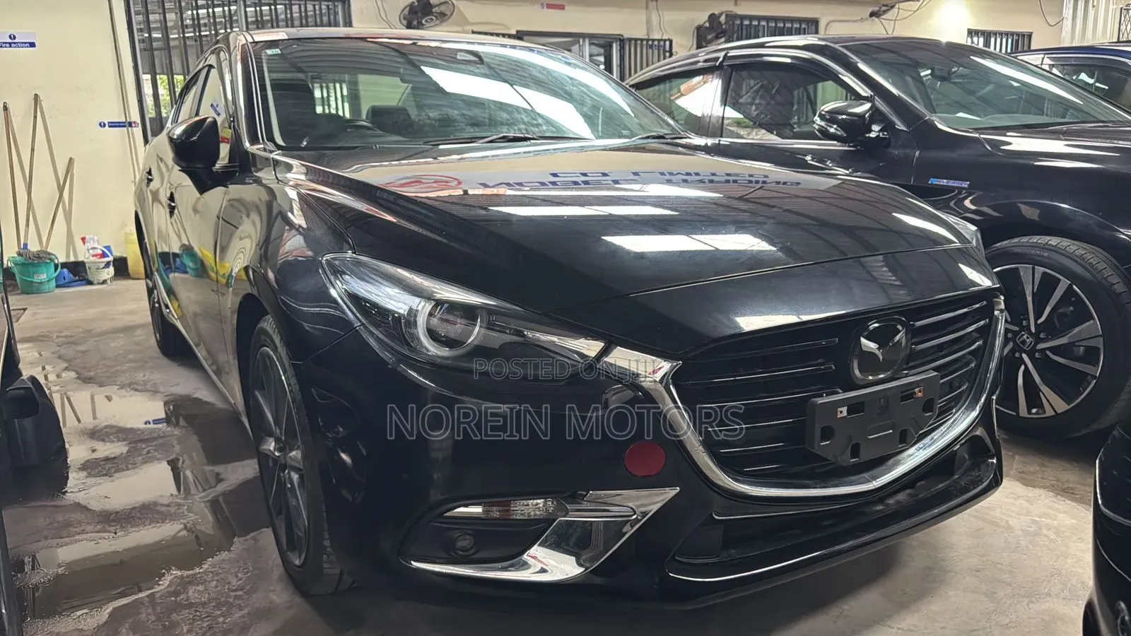 Mazda Axela 2018 Matt Black