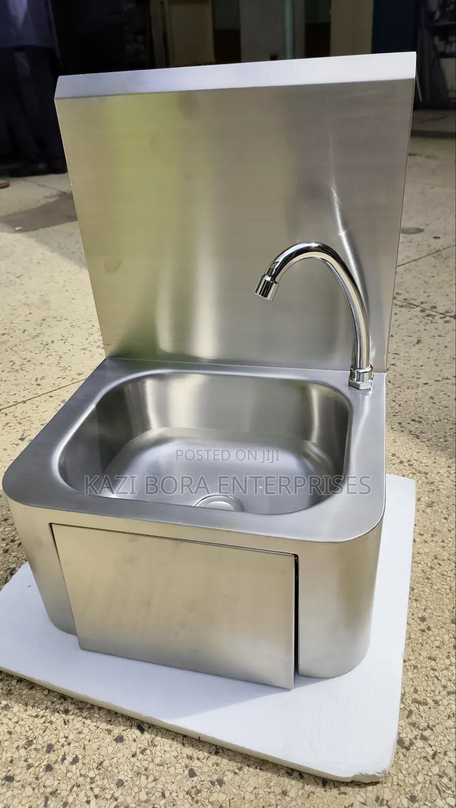 Knee Operated Stainless Steel Hand Wash Sink/Basin