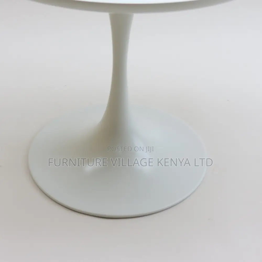 Office Table: Smooth White Round Office Accent Table
