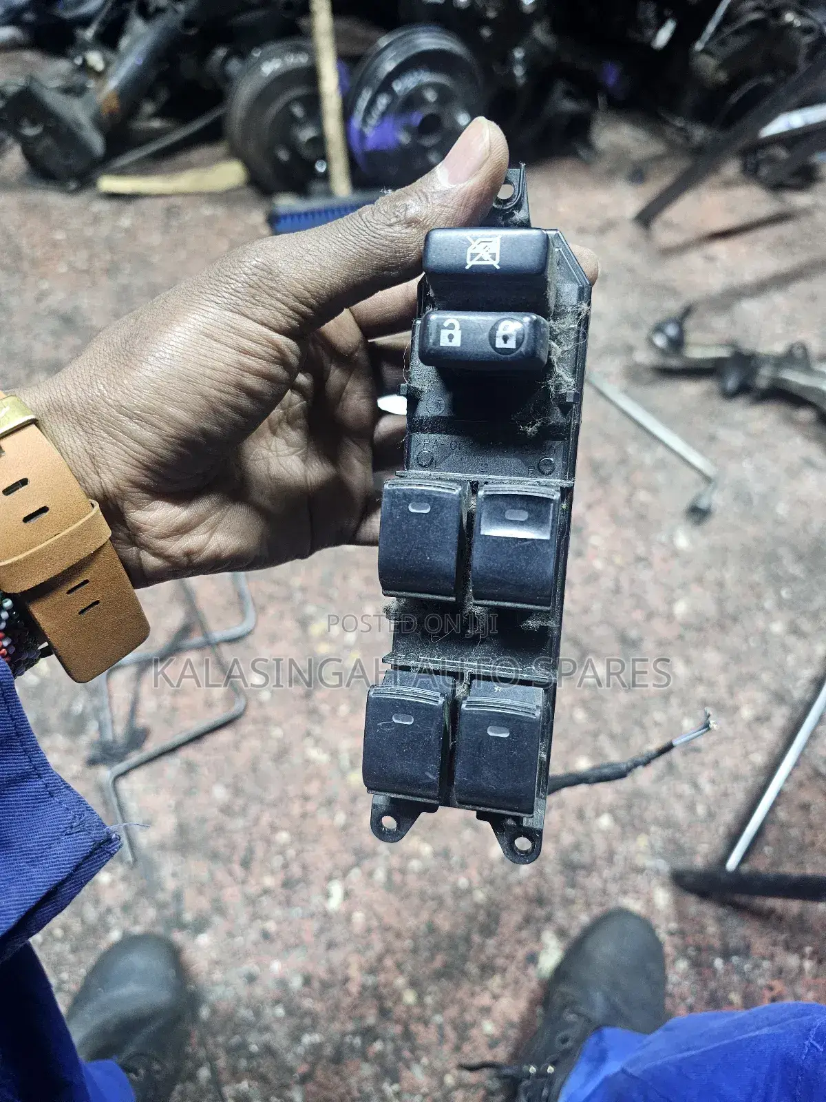 Prado Door Main Switch Control