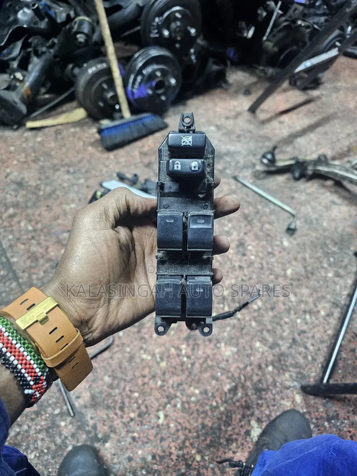 Prado Door Main Switch Control