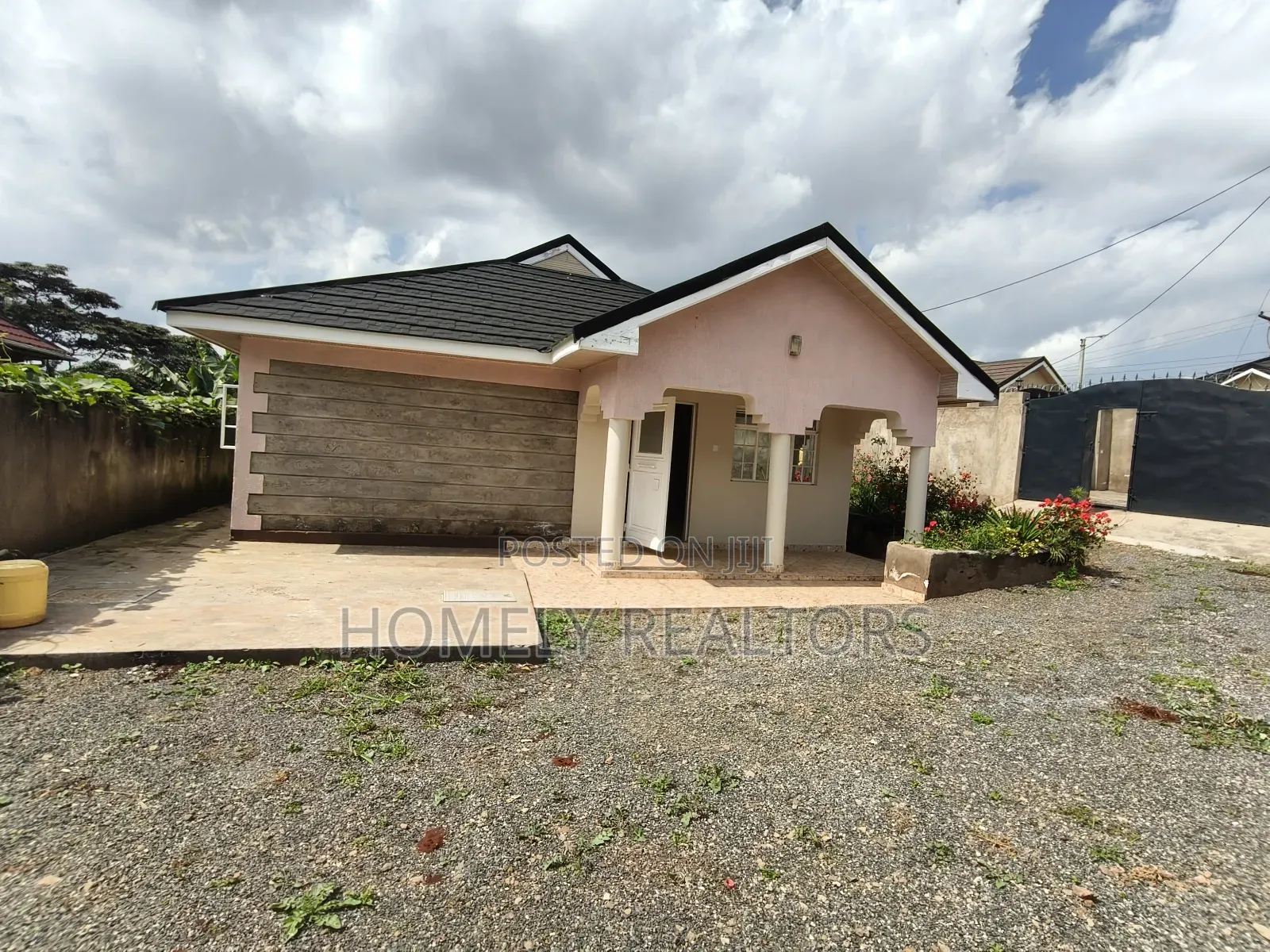 3bdrm Bungalow in Maragara Road, Ngong for sale