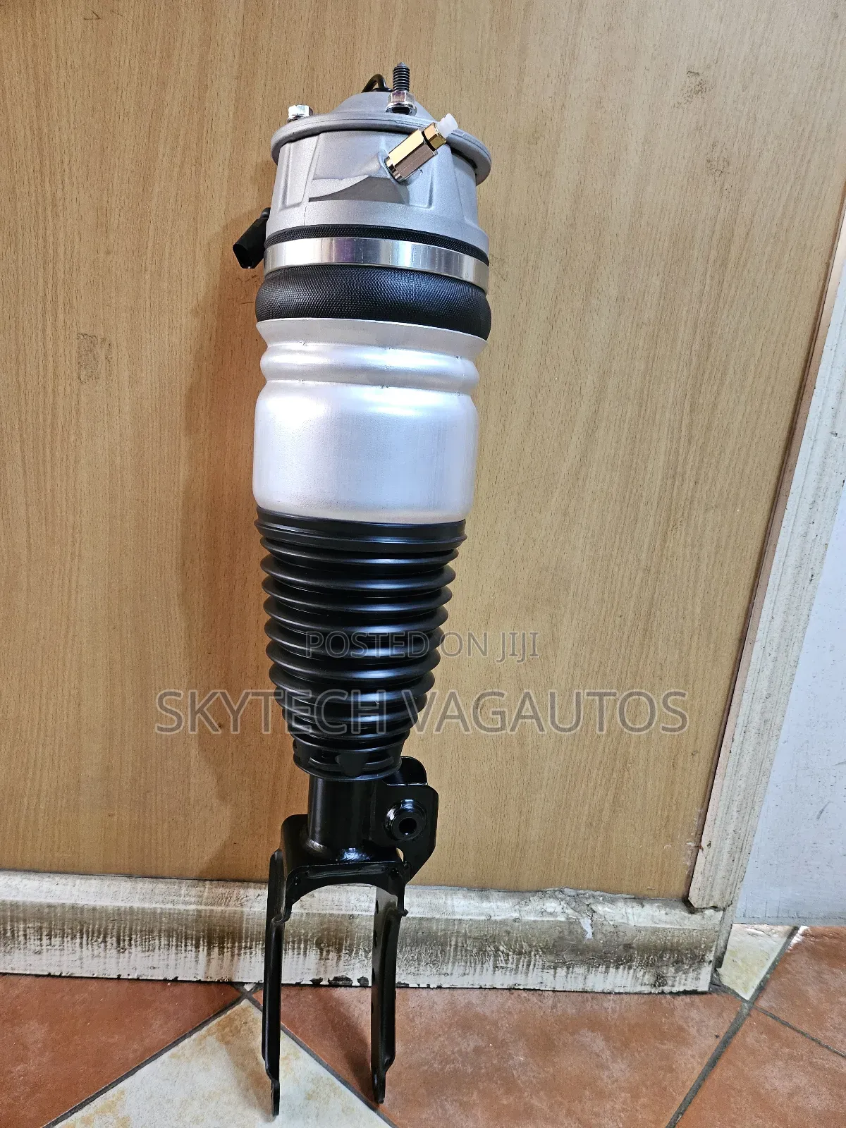 Porsche or Touareg Airmatic Shock