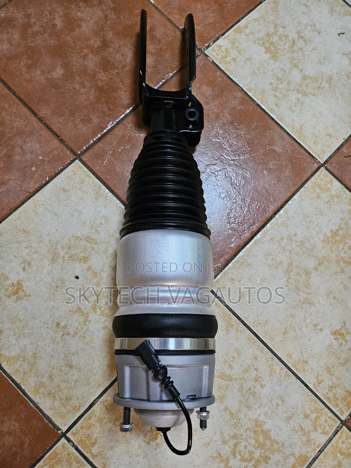 Porsche or Touareg Airmatic Shock