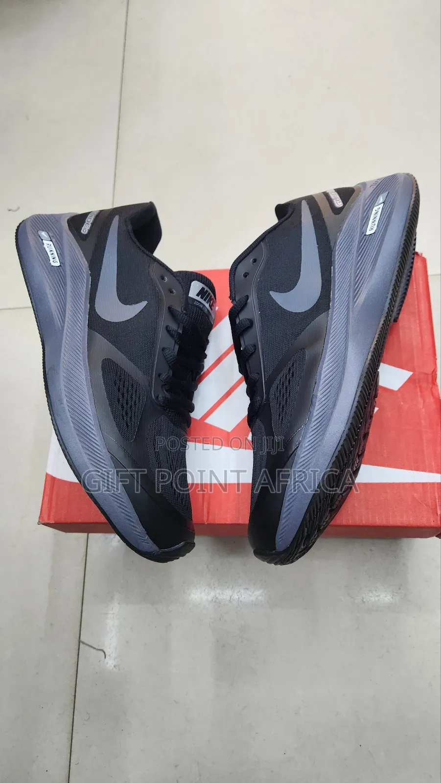 Nike Black Running Zoom