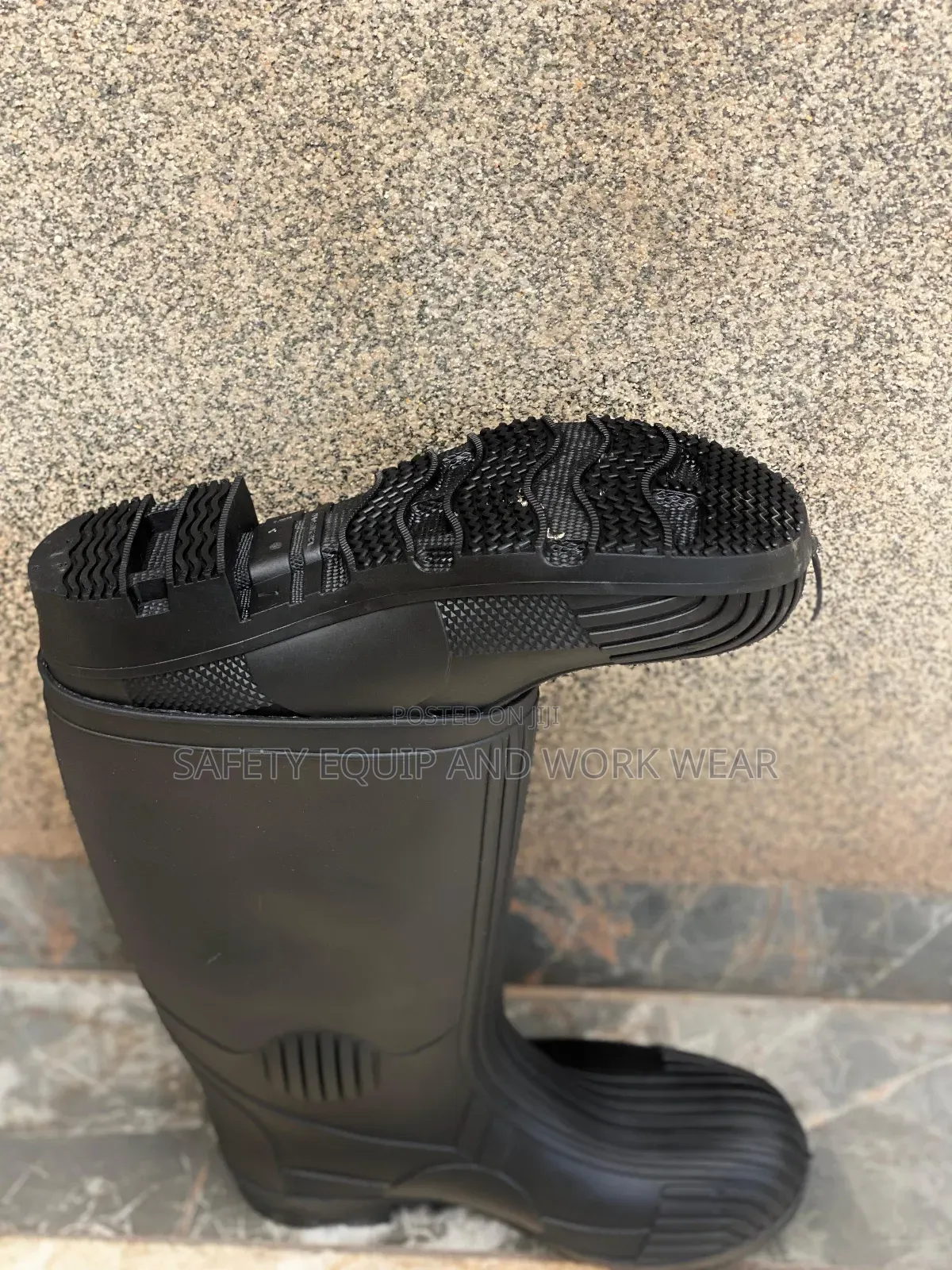 Heavy Duty Gumboots With Extra Wide Foot Design