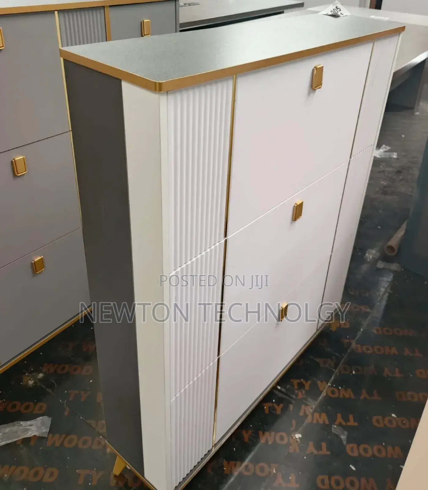 Flip Shoerack