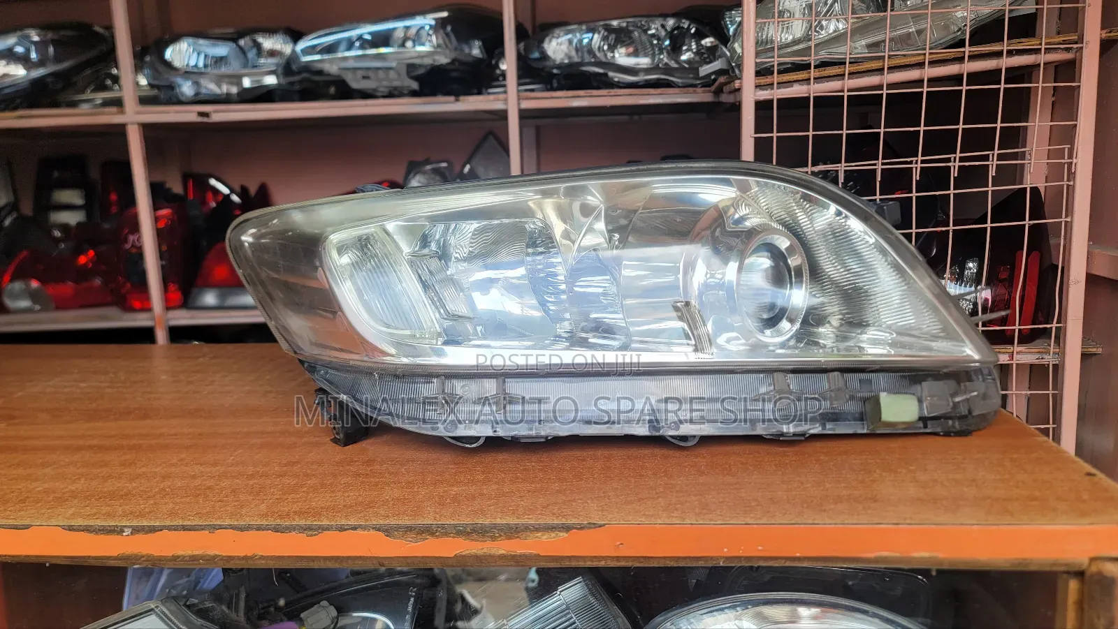 Toyota Vanguard Headlight Complete With Synon