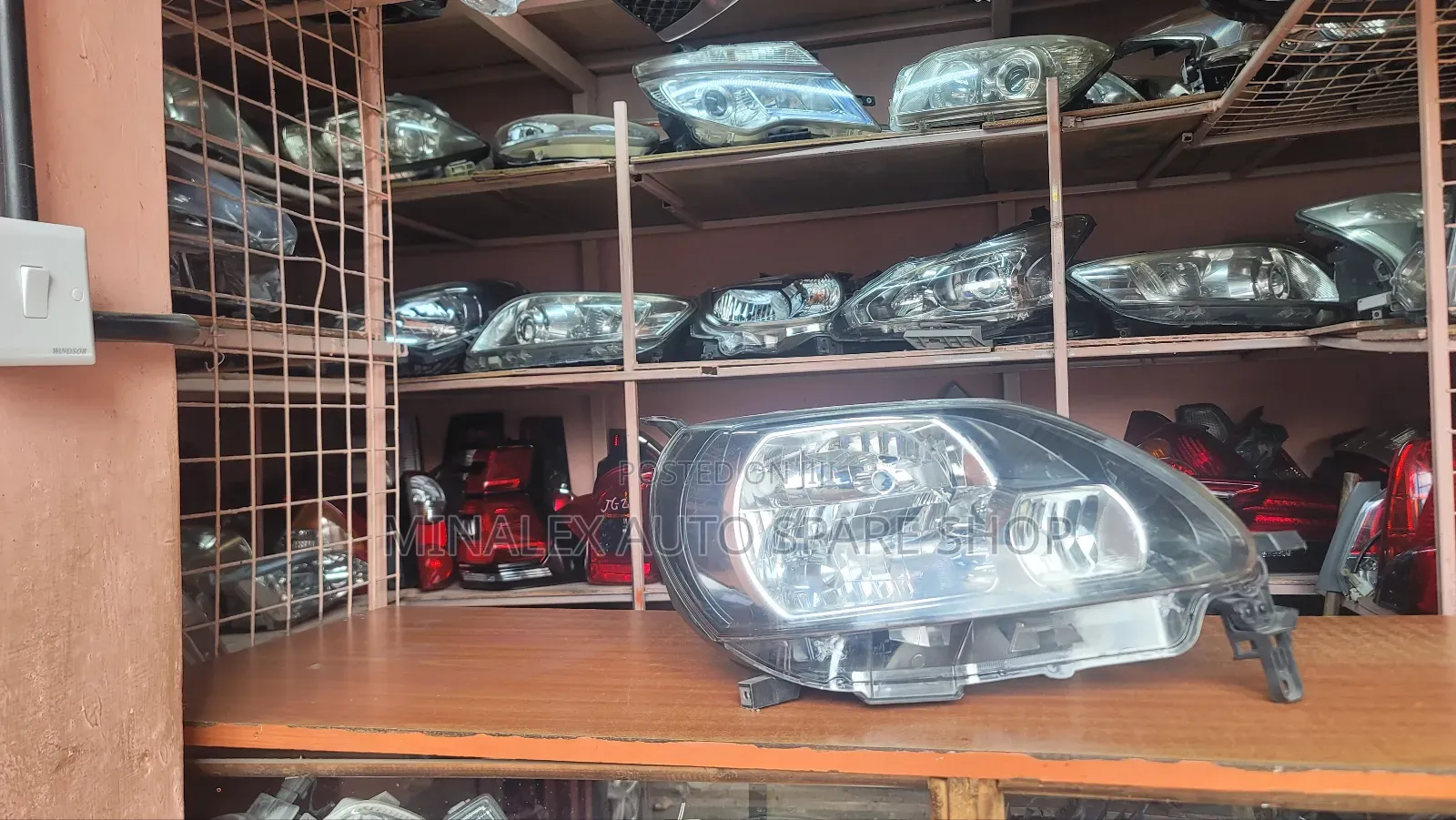 Toyota Potte Synon Complete With Bulb 2014
