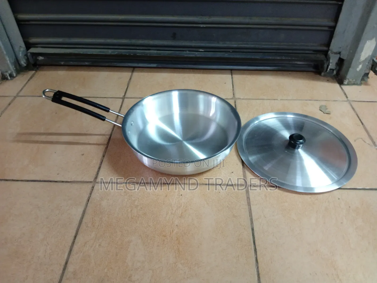 Frying Pan With Lid/Imported Aluminium Frying Pan 28cm