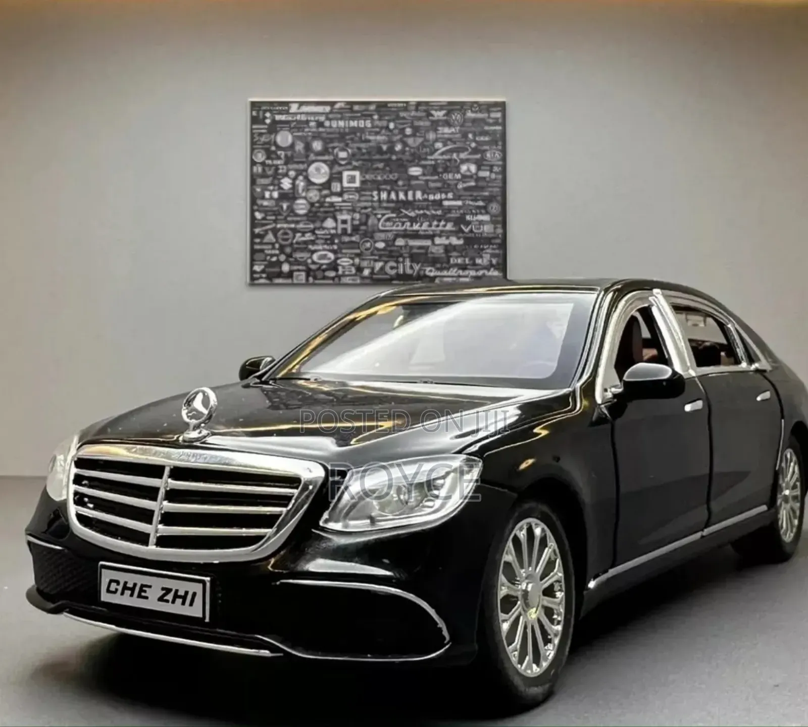 1:24 Diecast Mercedes E-300 Alloy Model Car
