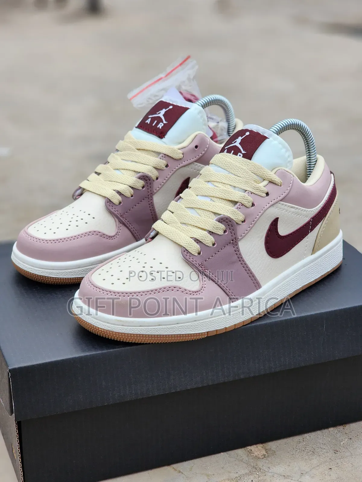 Jordan 1 Low Cut Pony For Ladies