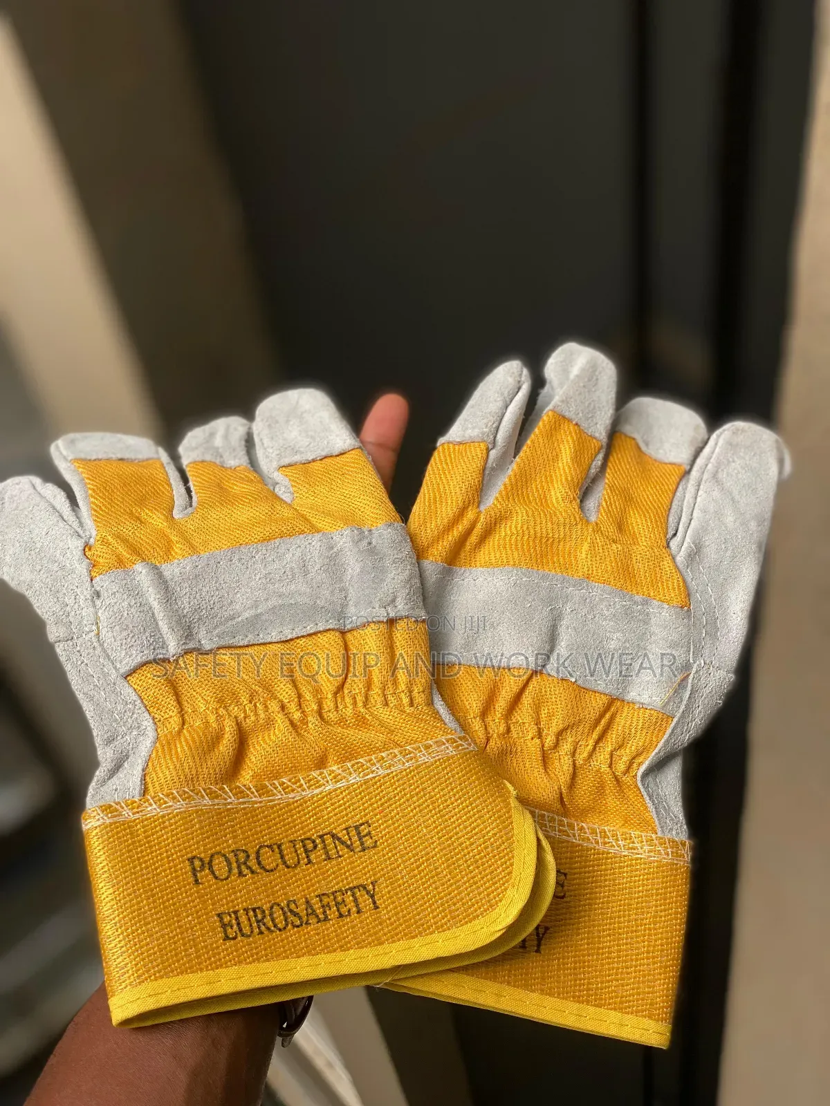 Euro Style Leather Gloves Short Cuff Edition.