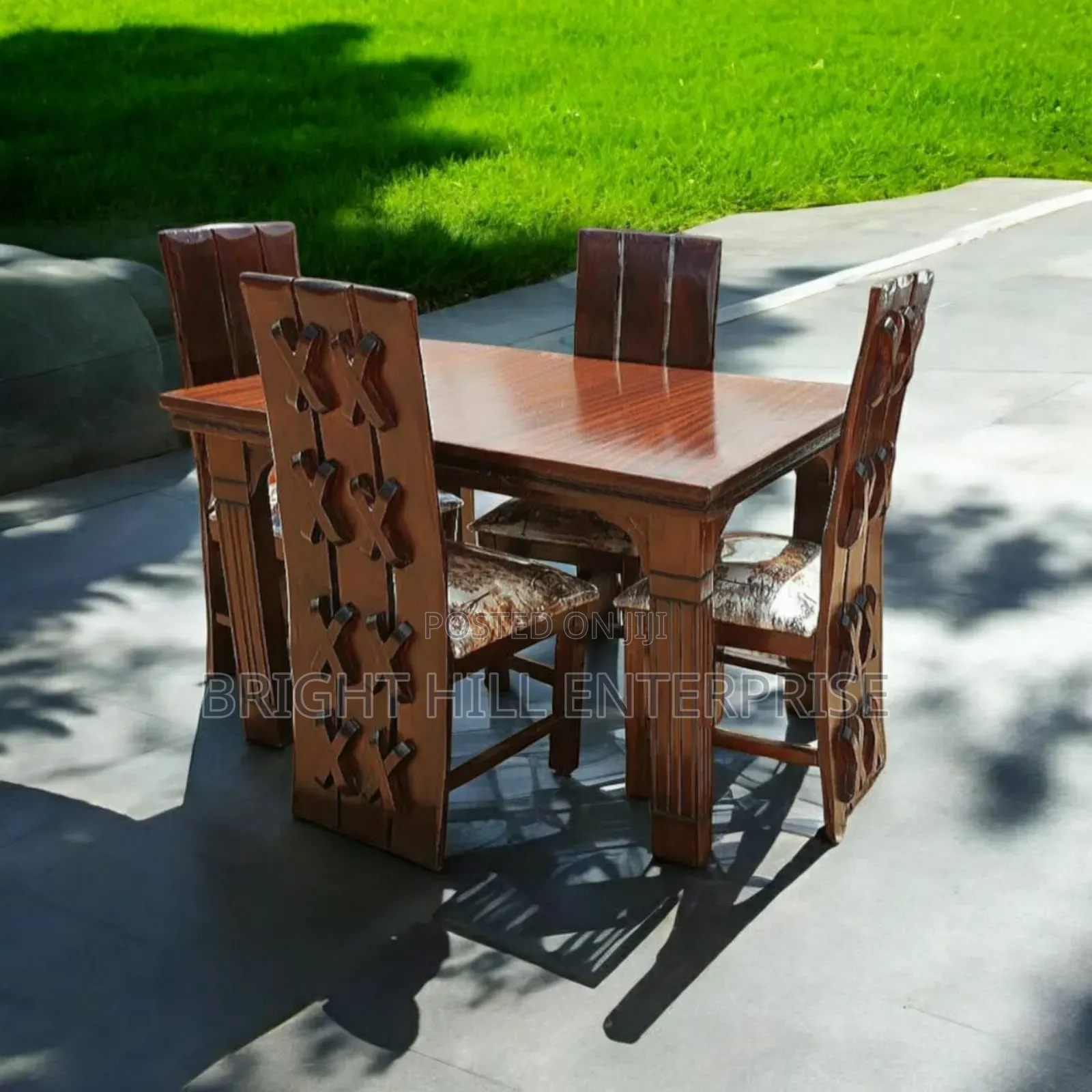 Elegantly Designed 4 Seater Dining Set