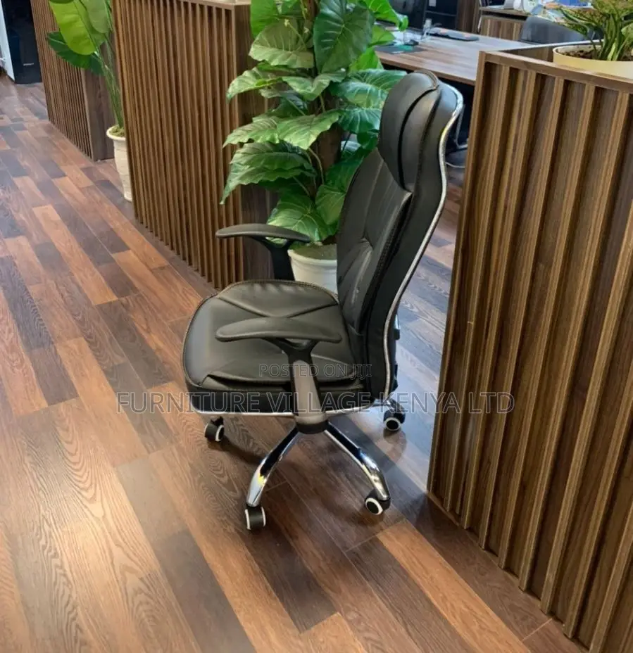 Office Chair: Generic Style Leather Office Seat With Armrest