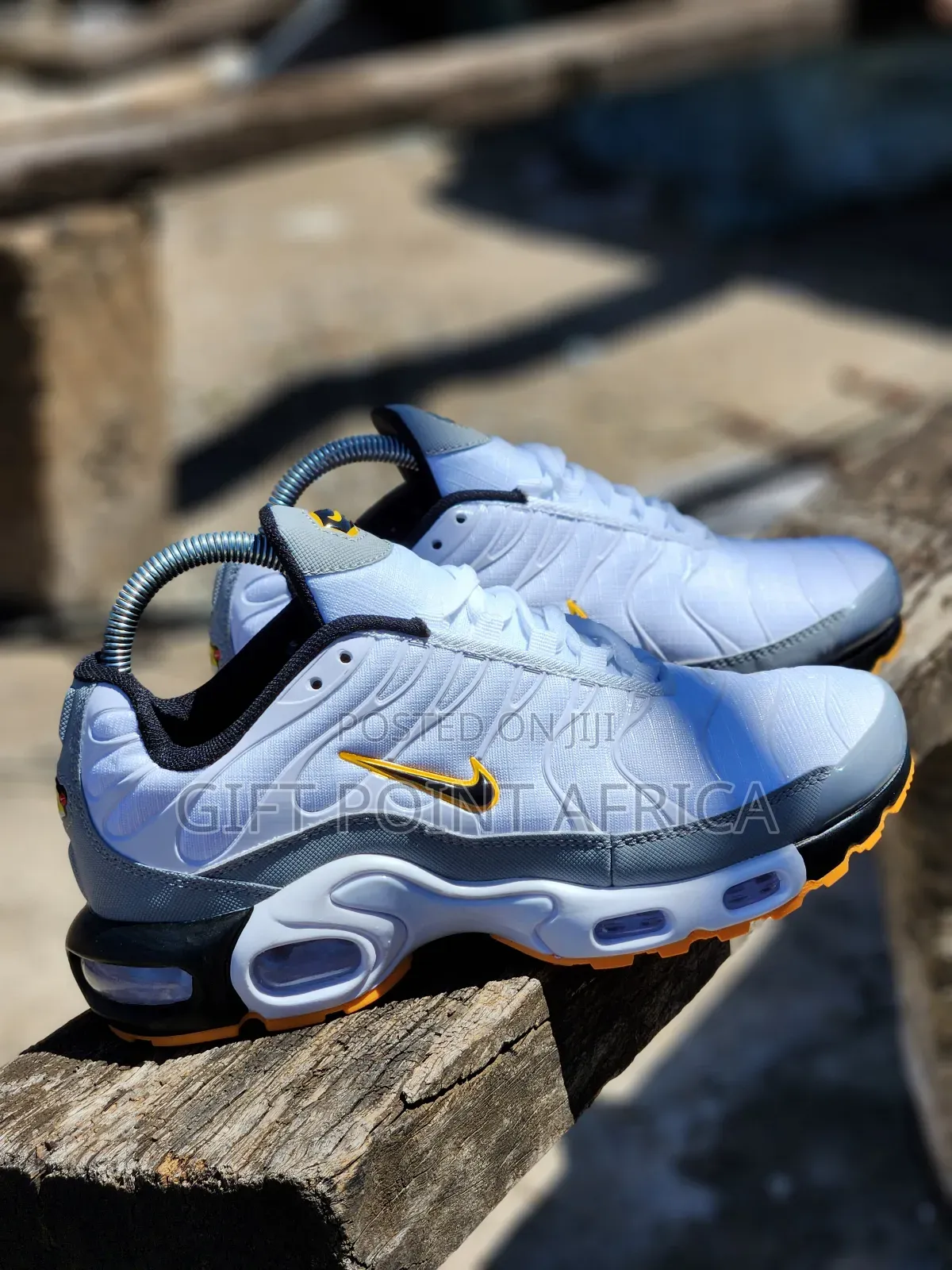 *Nike Air Max Tn Plus*  _white Orange_sneakers