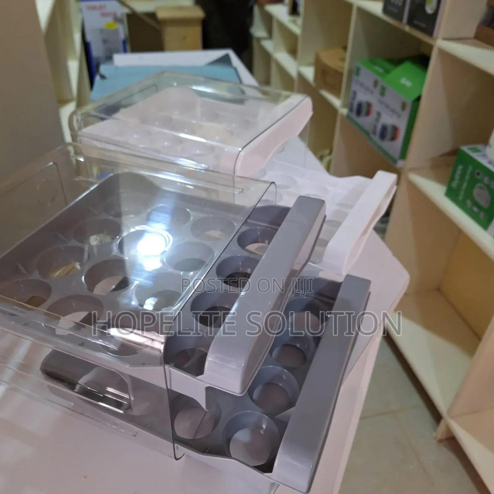 32 Eggs Storage Box