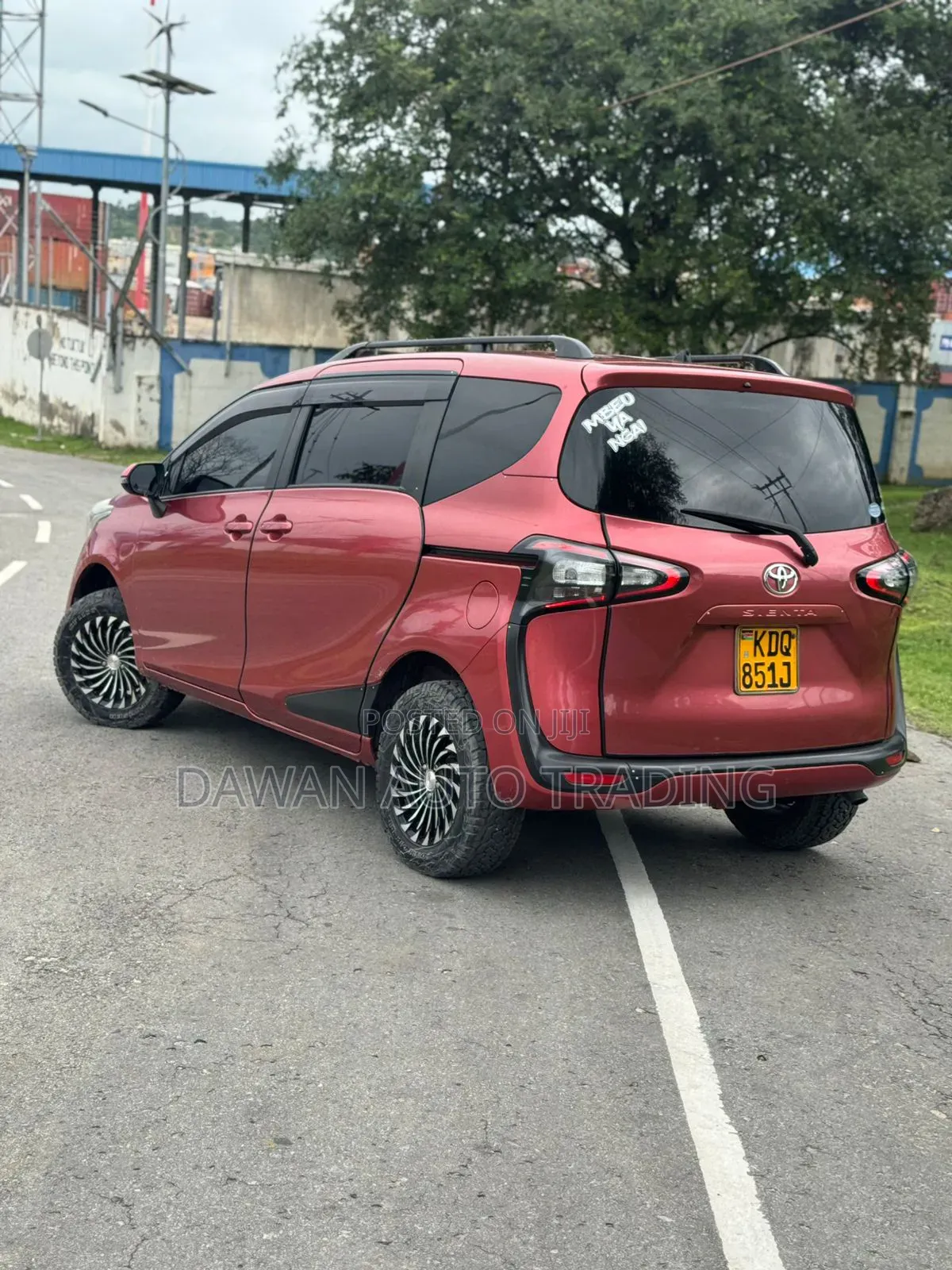 Toyota Sienta 2017 Red