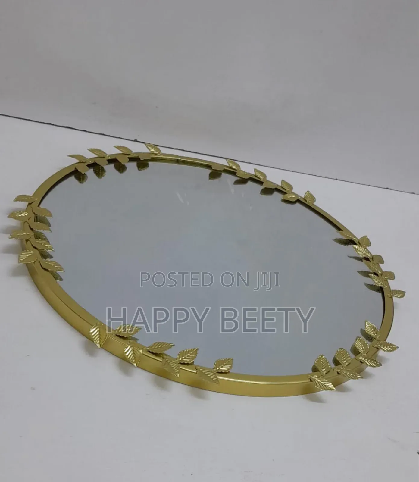 *Decorative Wall Hanging Mirror*