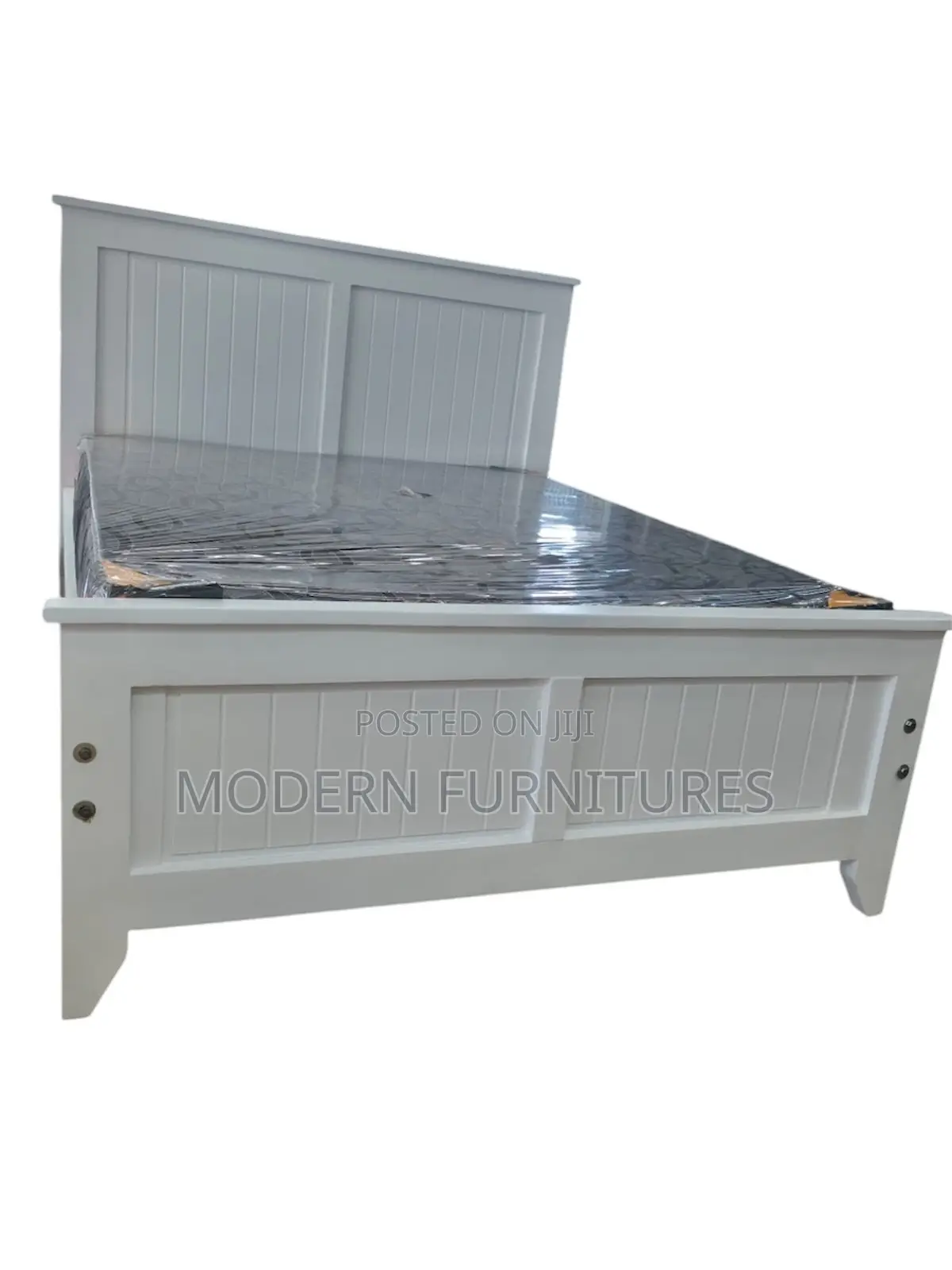White Wooden 5by6 Bed
