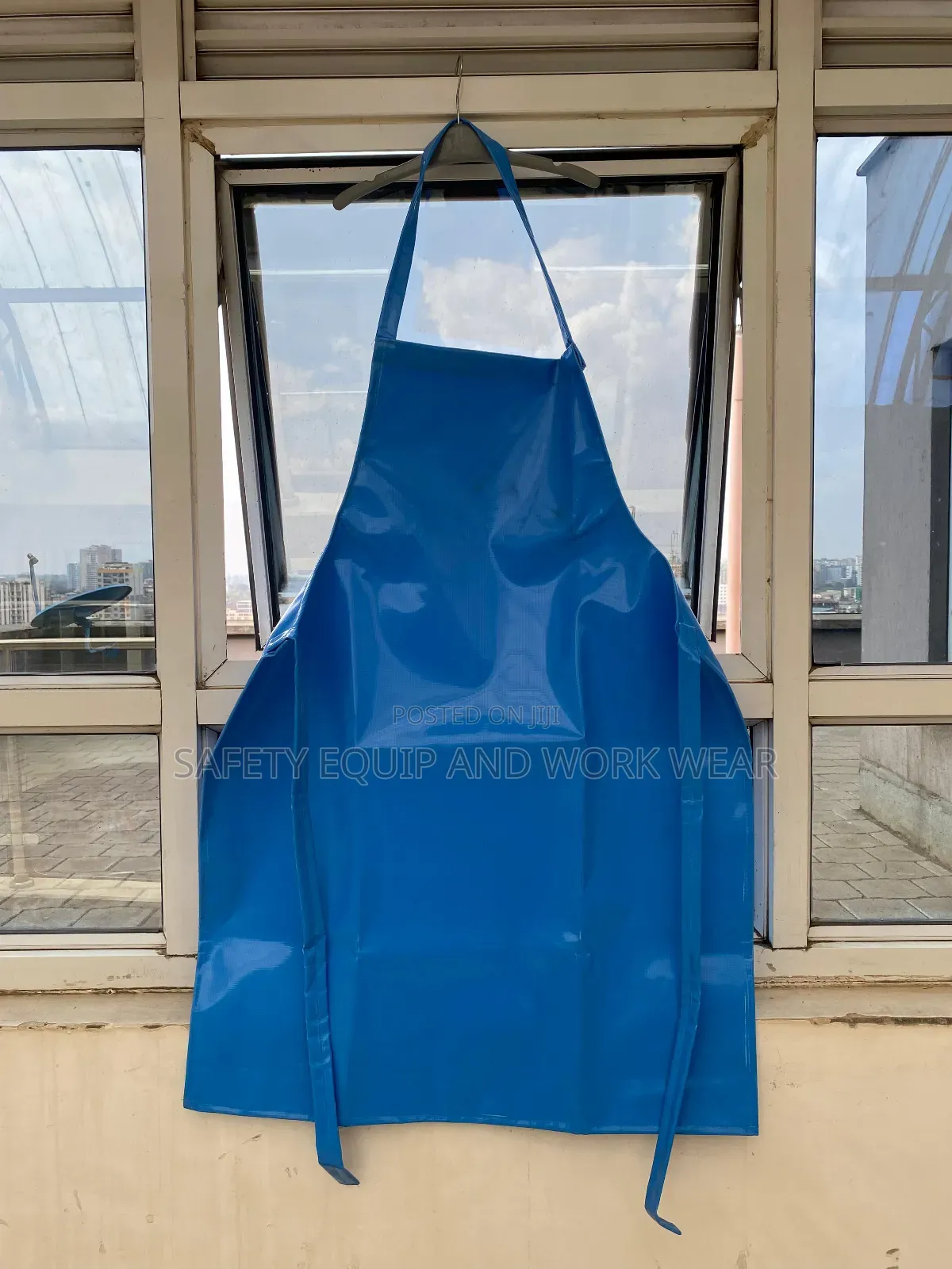 PVC Apron Lightweight Yet Tough for Daily Wear