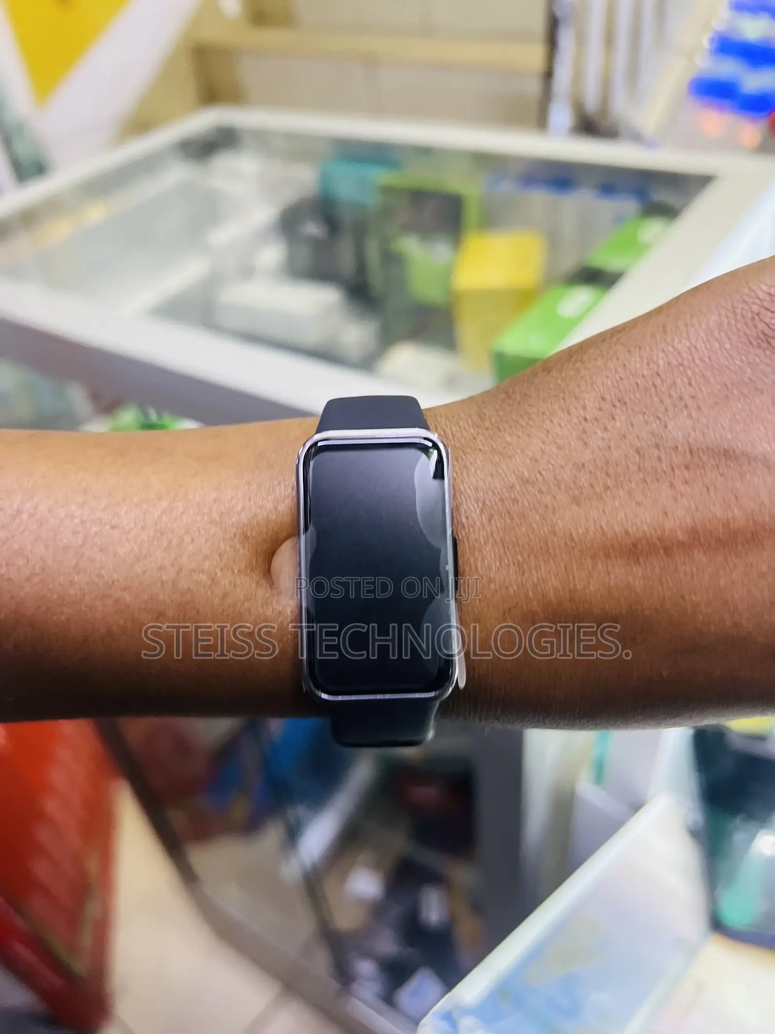 Huawei Band 9 Smartwatch.