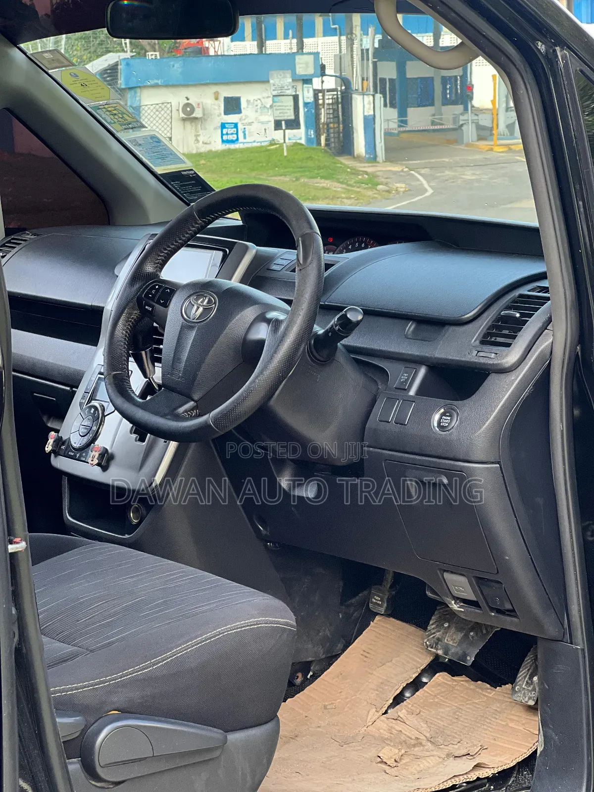 Toyota Voxy 2013 Black