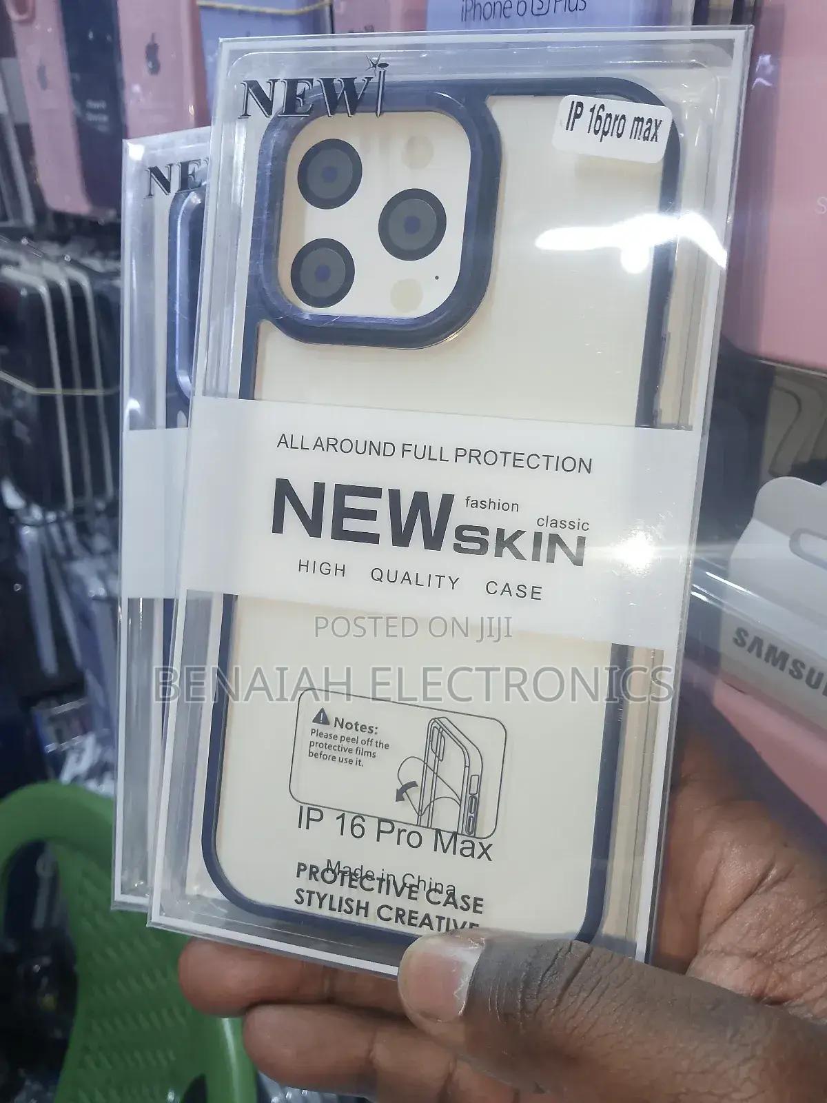 iPhone 16 Pro Max Fashion Case (Clear)
