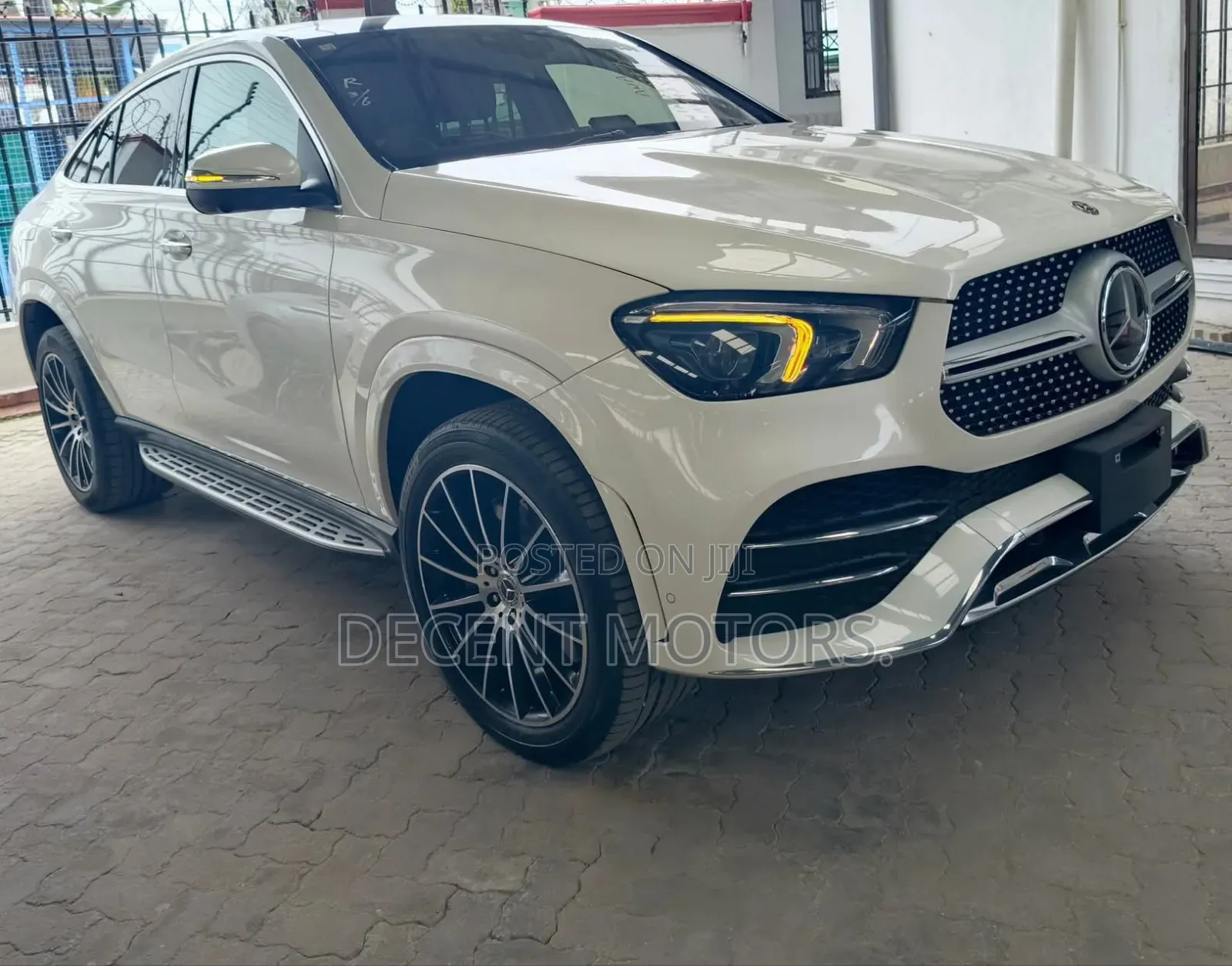 Mercedes-Benz GLE-Class GLE 400d 4MATIC 2020 White