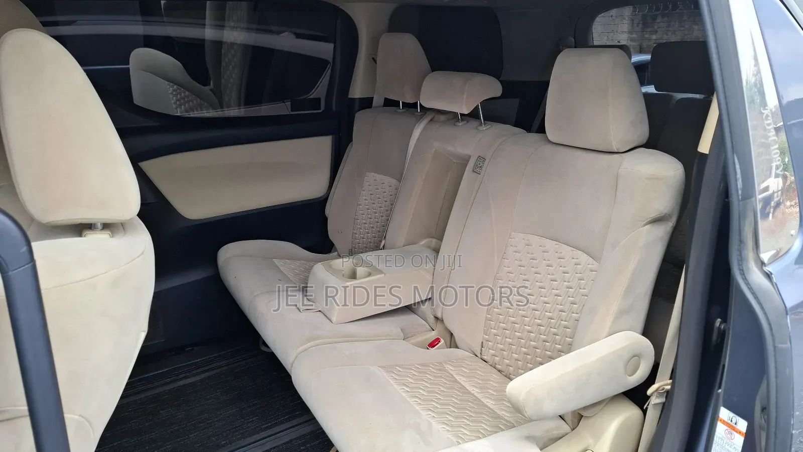 Toyota Alphard 2.5 Petrol FWD 2016 Blue