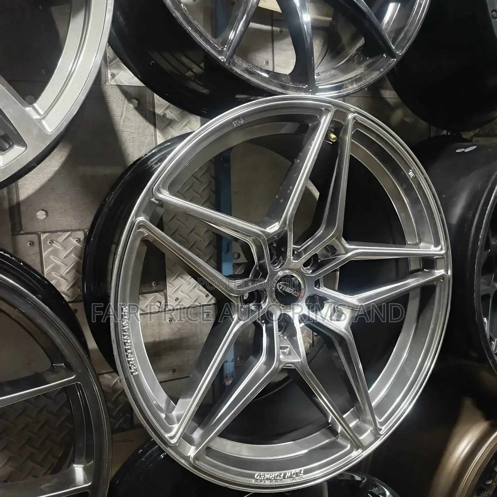 19/5/114.3 Semi Offset Rims