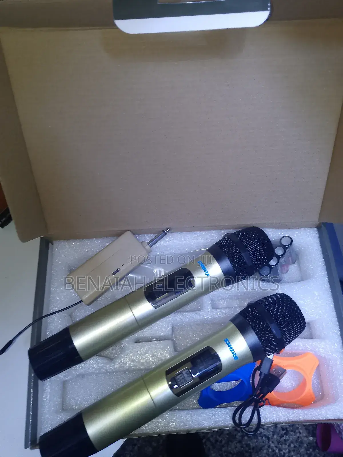 Shure Microphone, Wireless Universal Mic, Legendary Service.