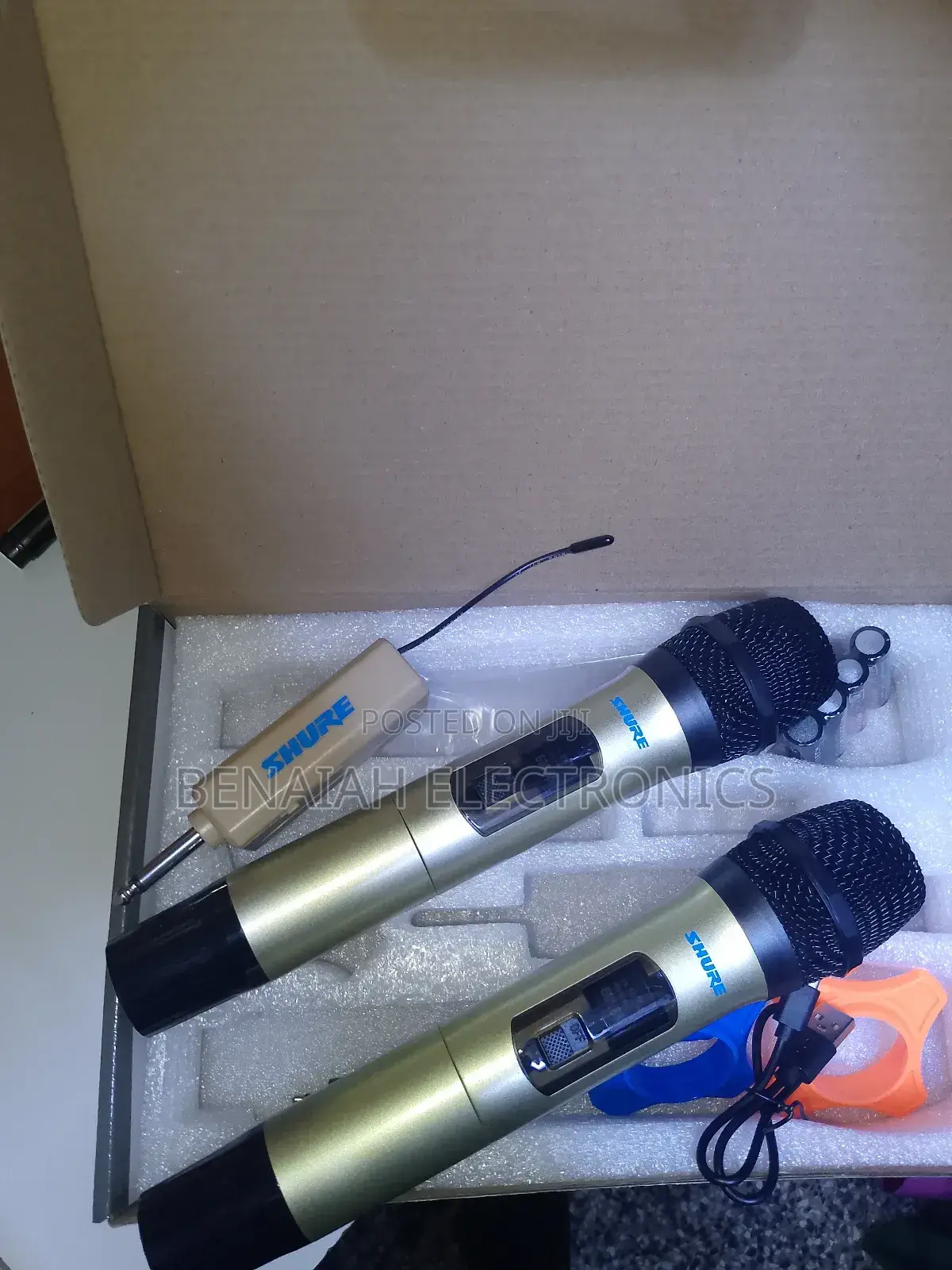 Shure Professional Microphone,Sm- 820a Model Imported