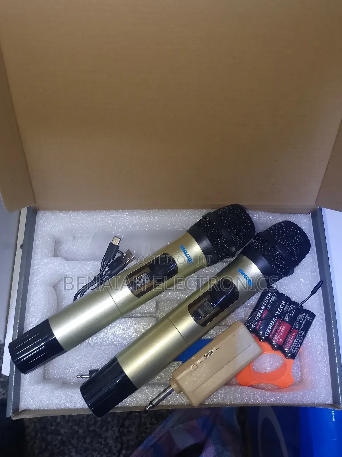 Wireless Universal Microphone Sm820a Low Budget
