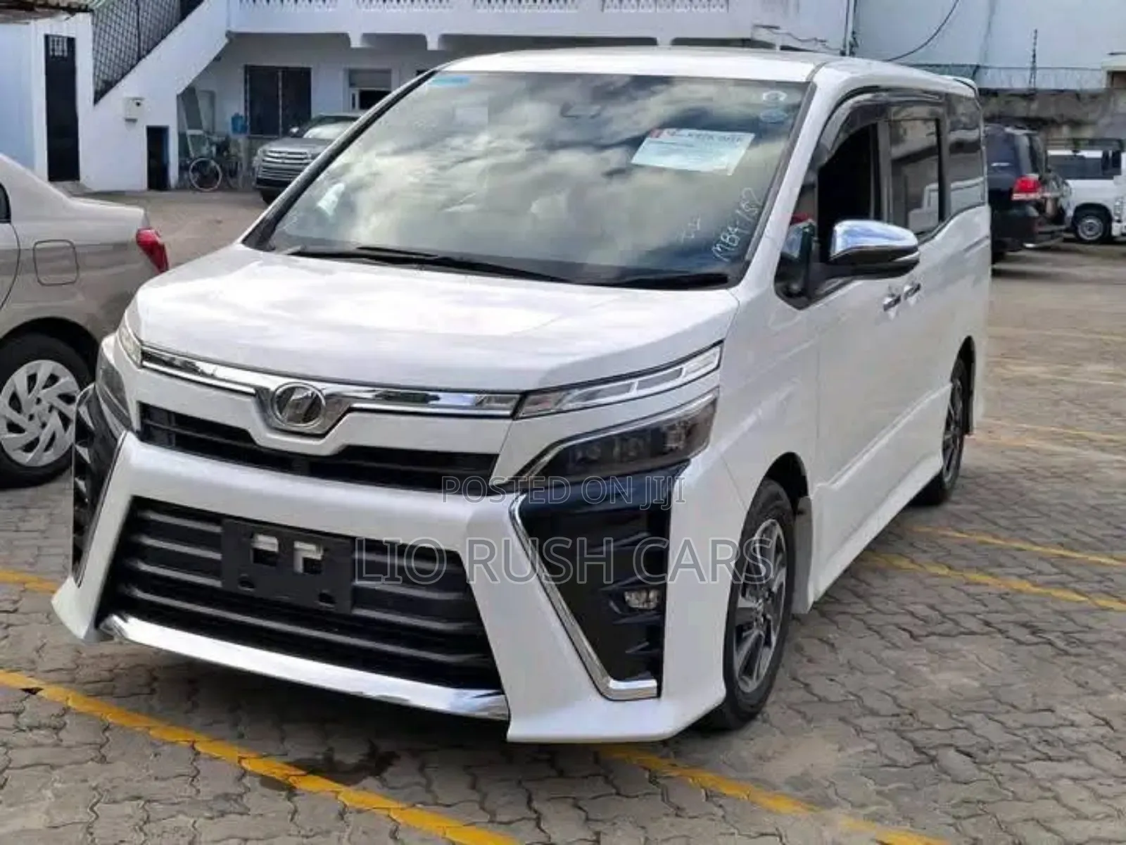 Toyota Voxy 2018 White