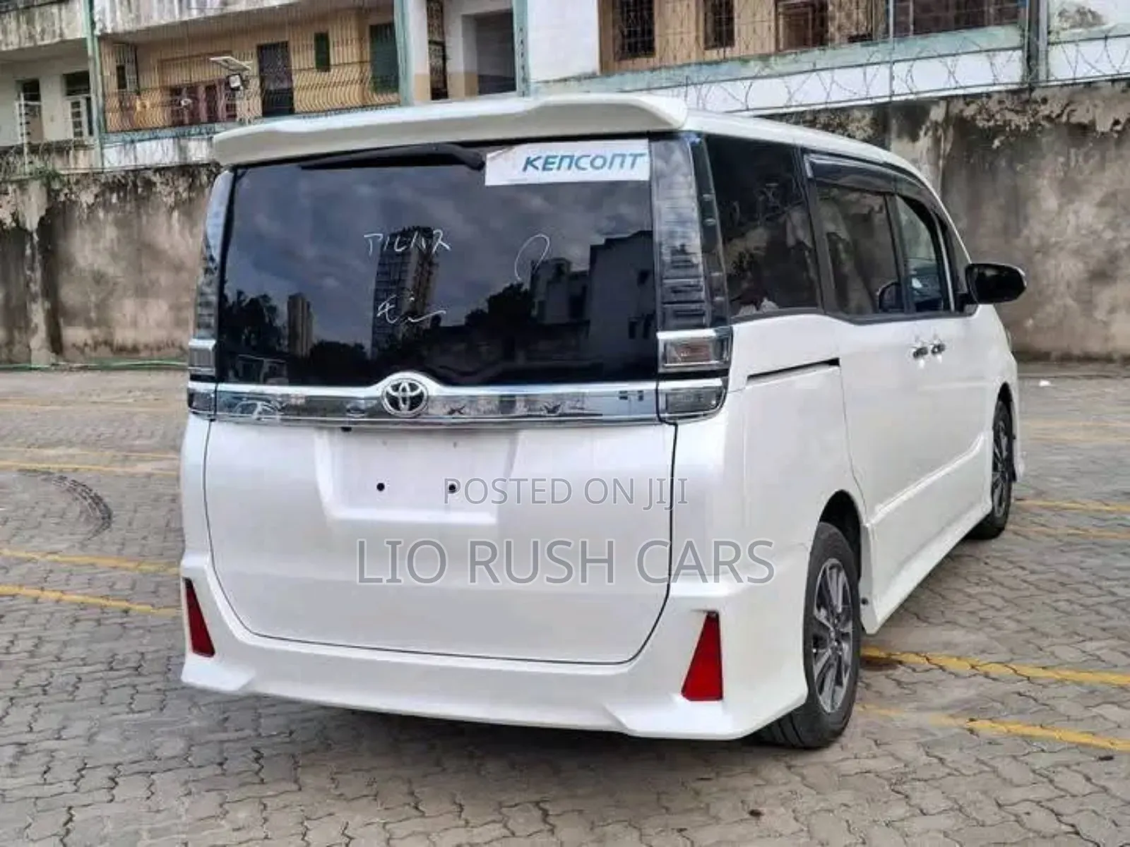 Toyota Voxy 2018 White