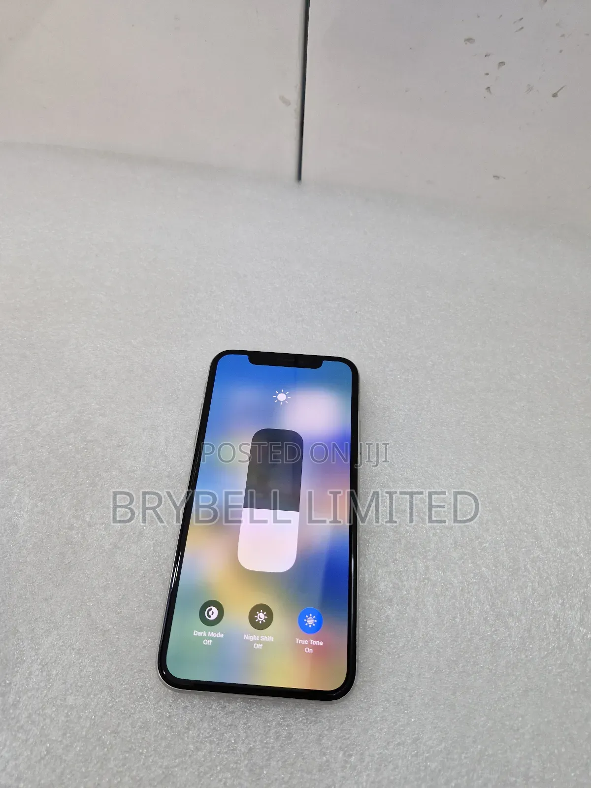 Apple iPhone X 64 GB White