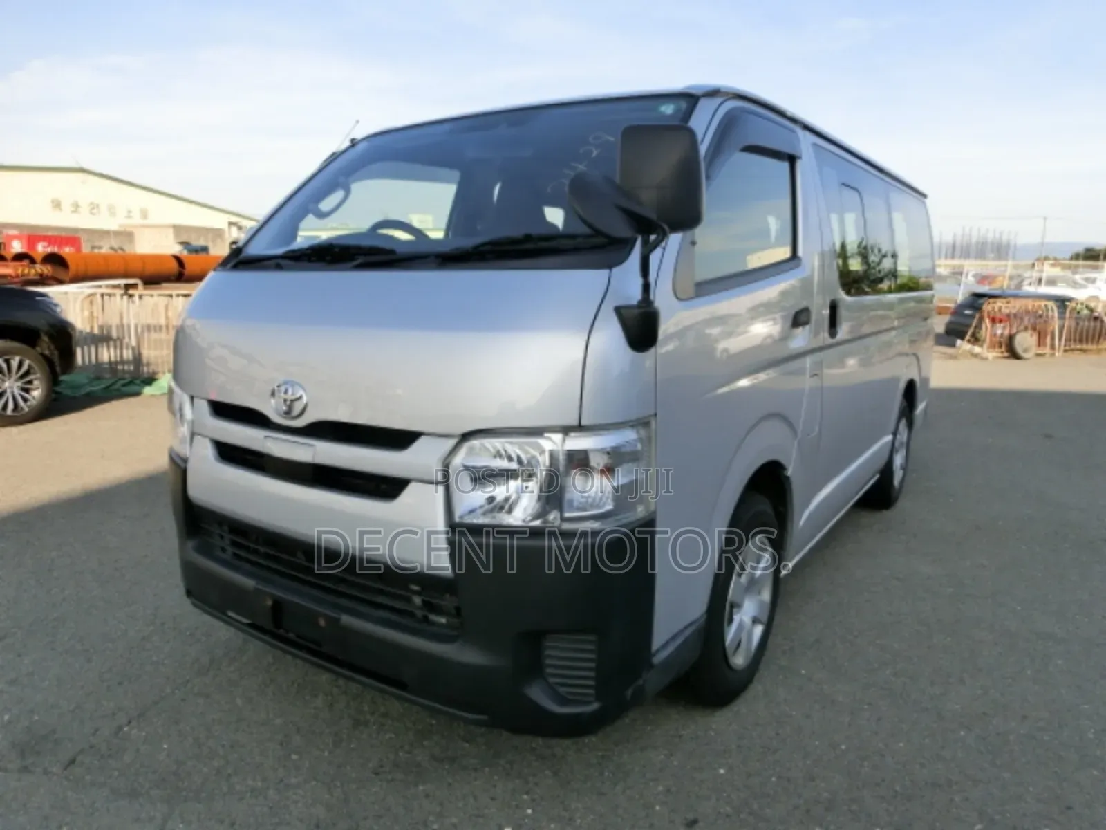 Toyota HiAce 2018 Silver