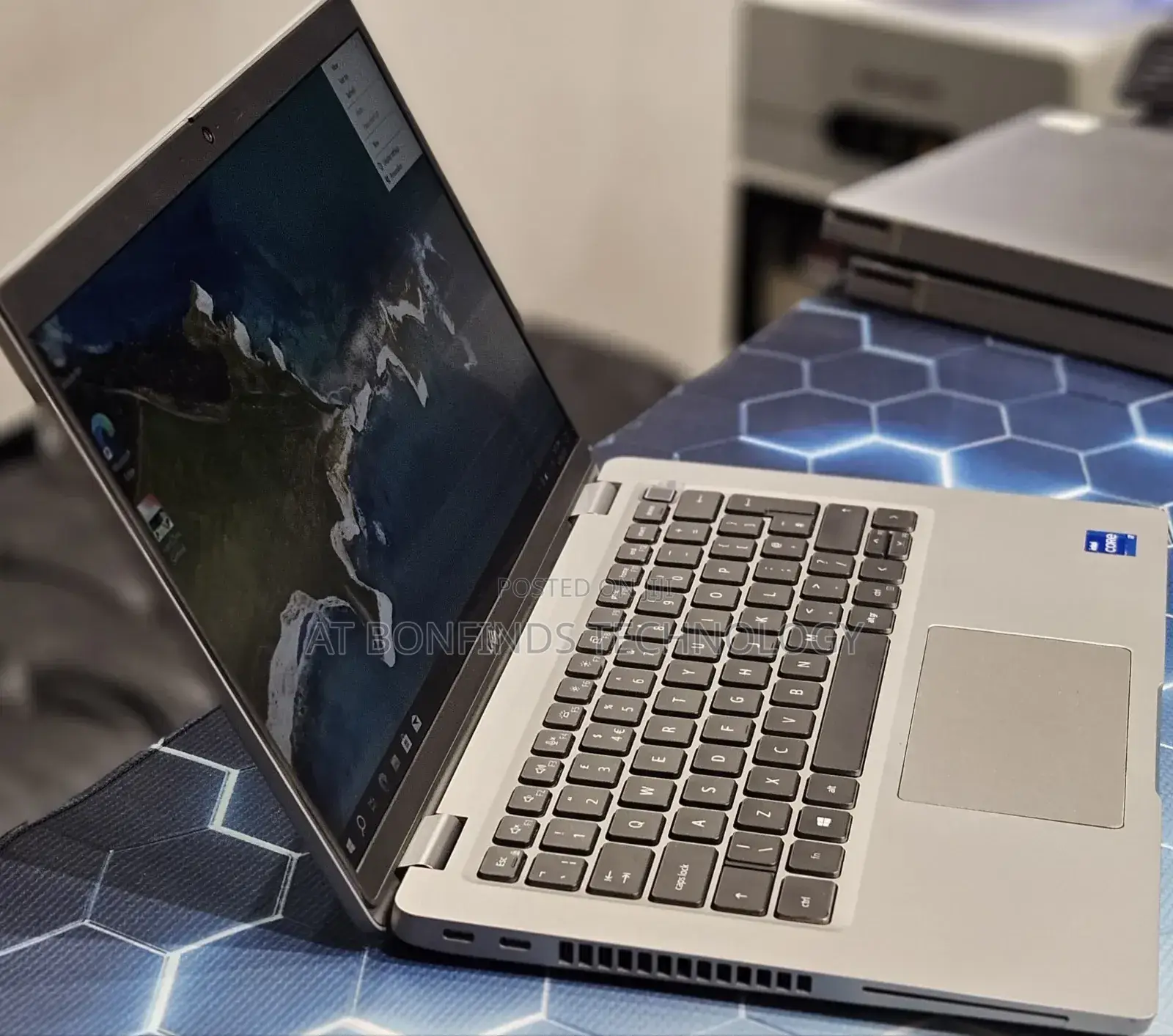 Laptop Dell Latitude 5320 16GB Intel Core I7 SSD 512GB