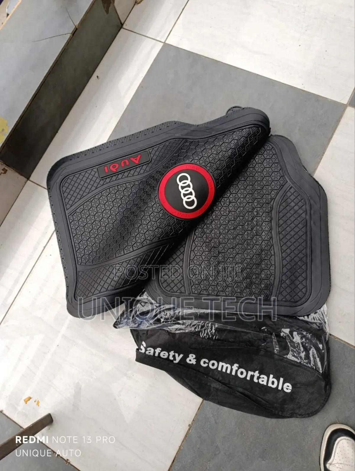 Audi Logo Rubber Mats / Universal 5pcs Floor Set