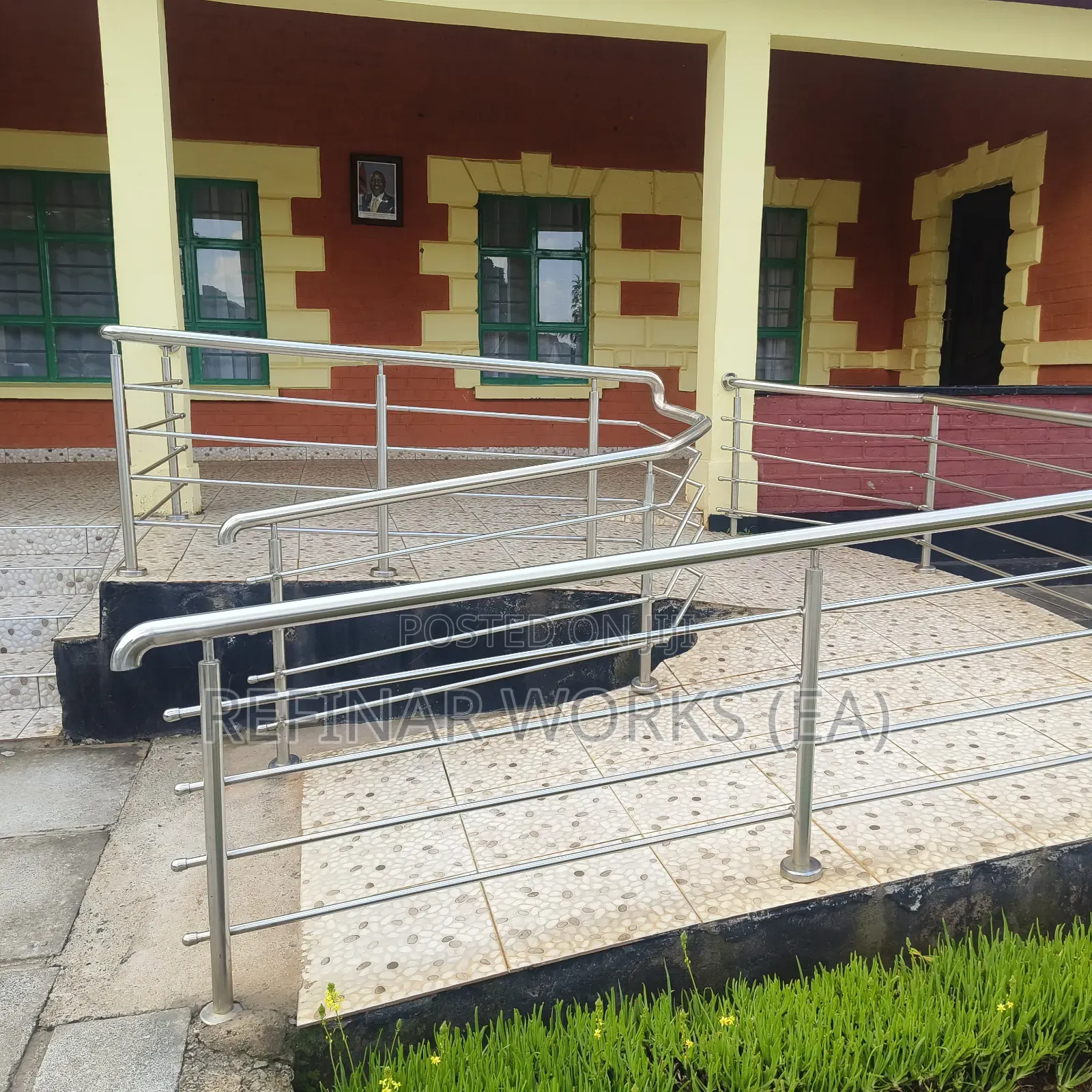 Refinar Stainless Steel Railings – Custom-Made to Fit