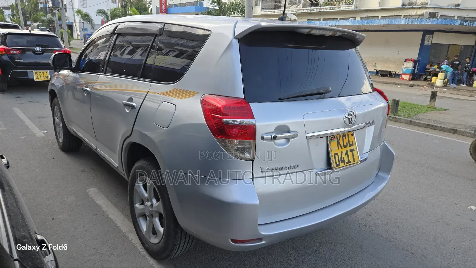 Toyota Vanguard 2011 Silver