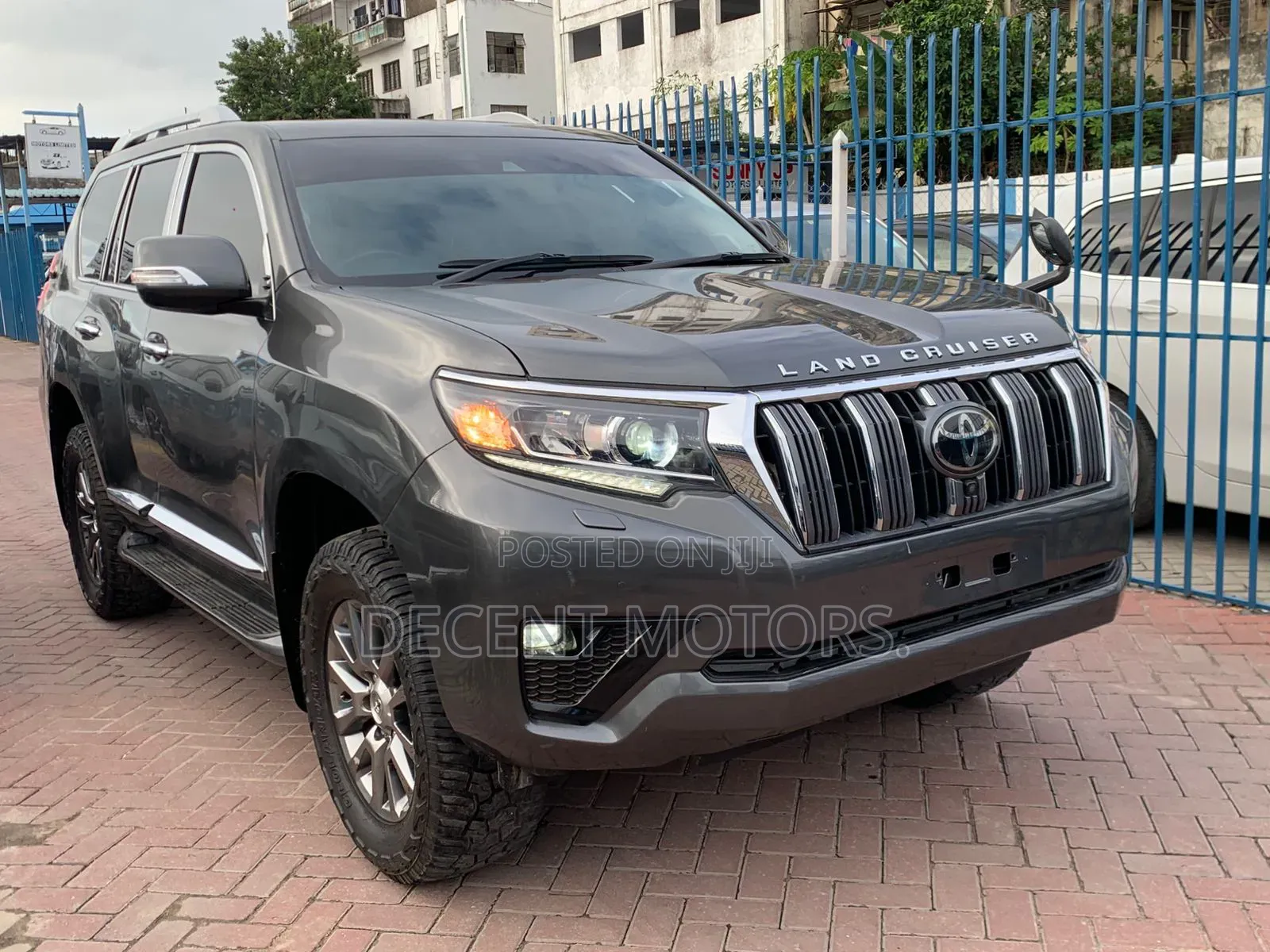Toyota Land Cruiser Prado 2.8 2018 Gray