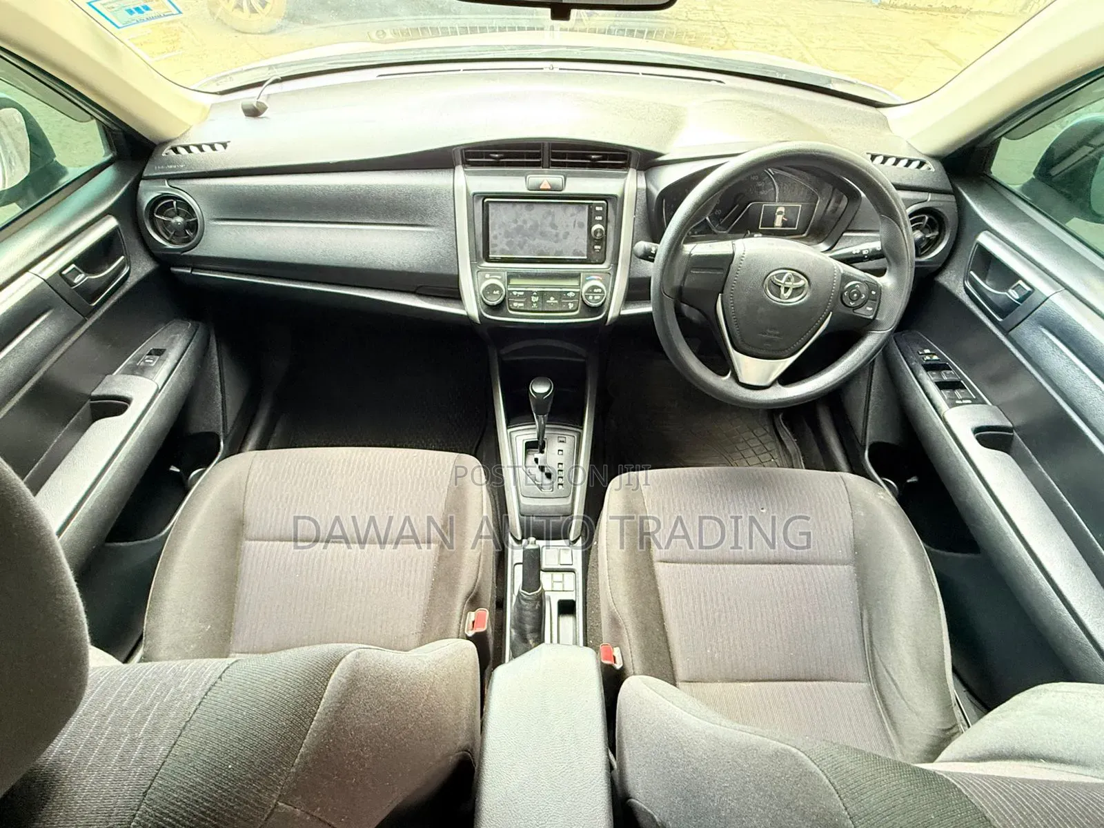 Toyota Corolla Fielder 2017 Silver