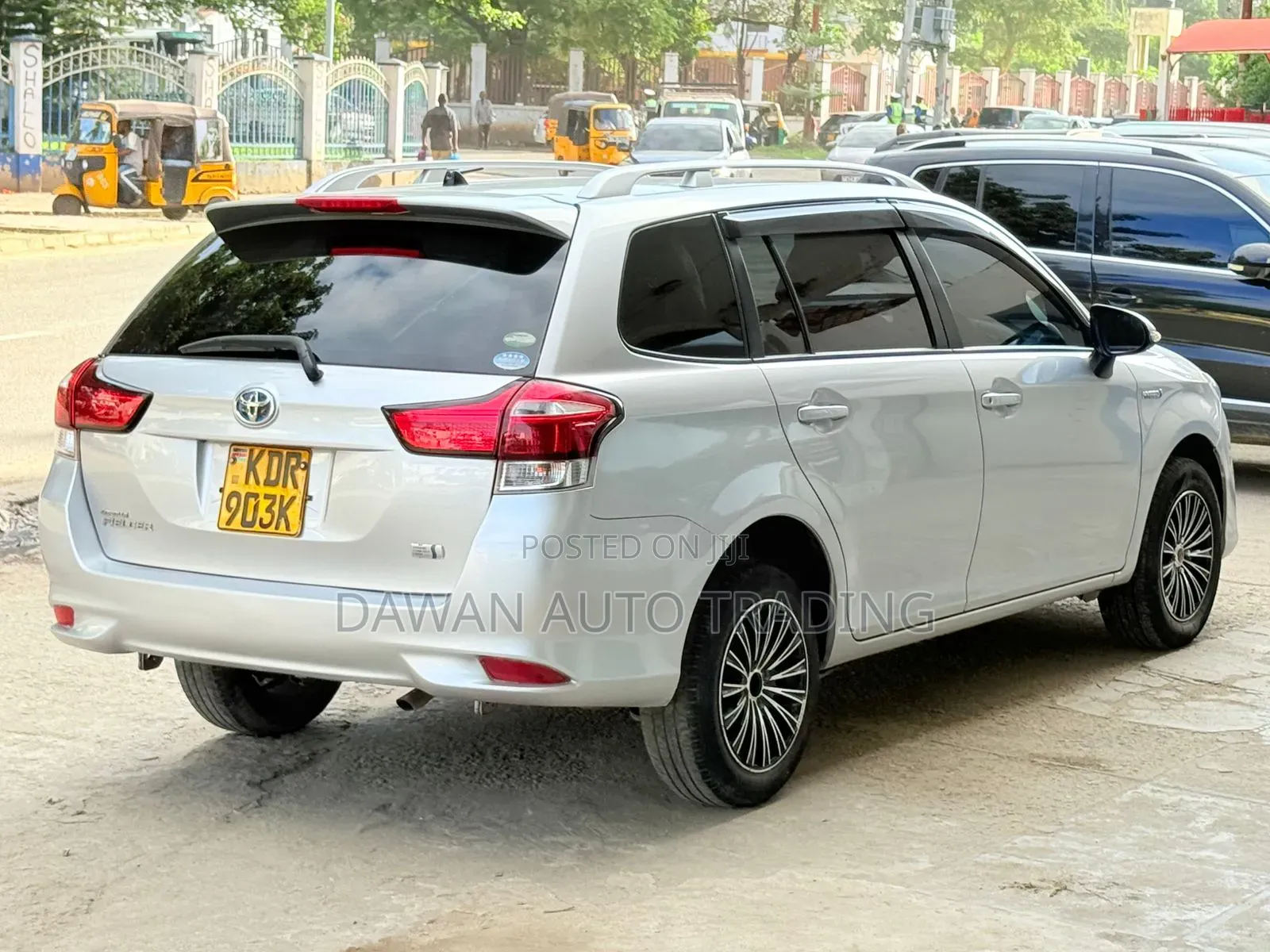 Toyota Corolla Fielder 2017 Silver