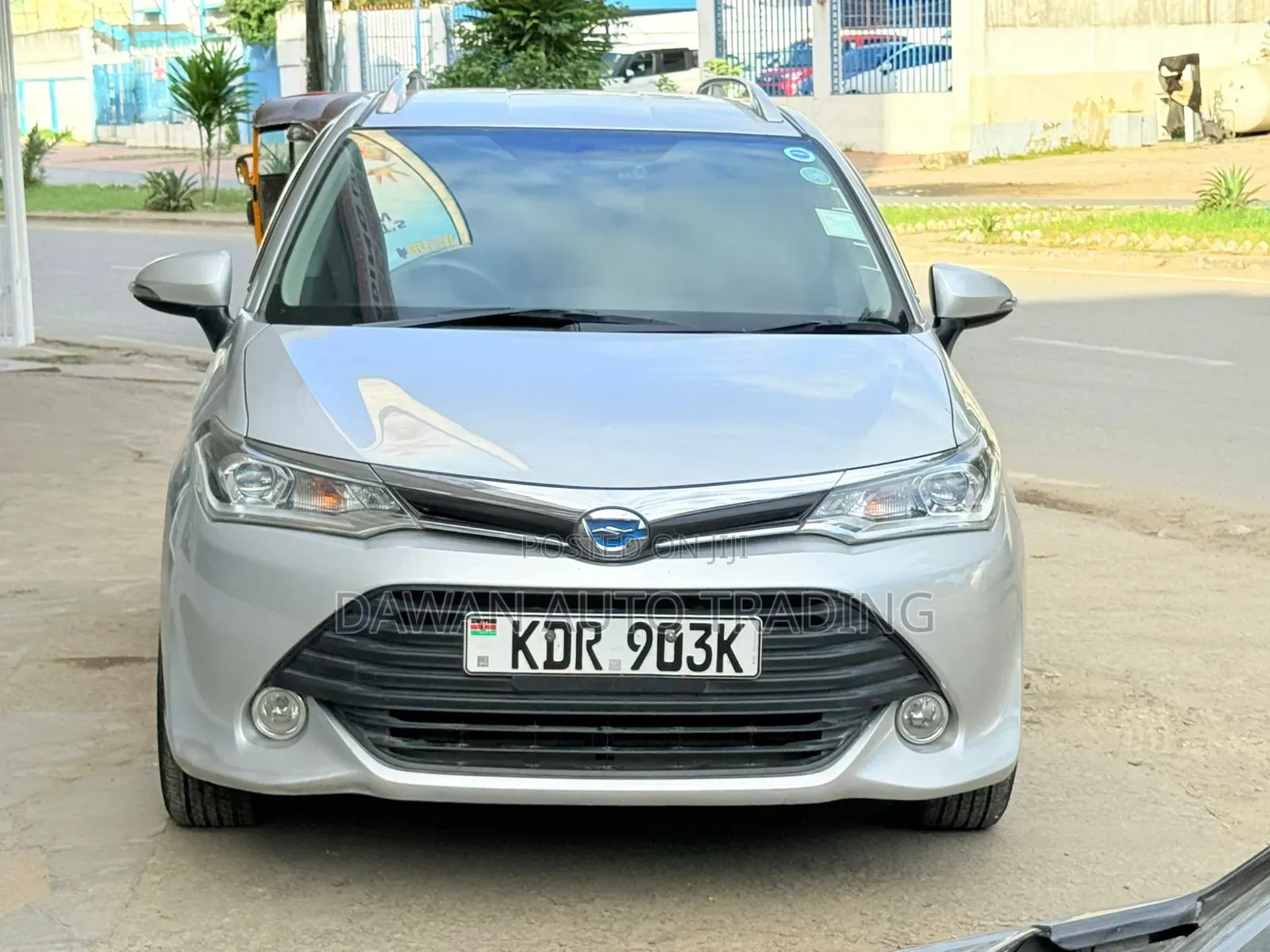 Toyota Corolla Fielder 2017 Silver