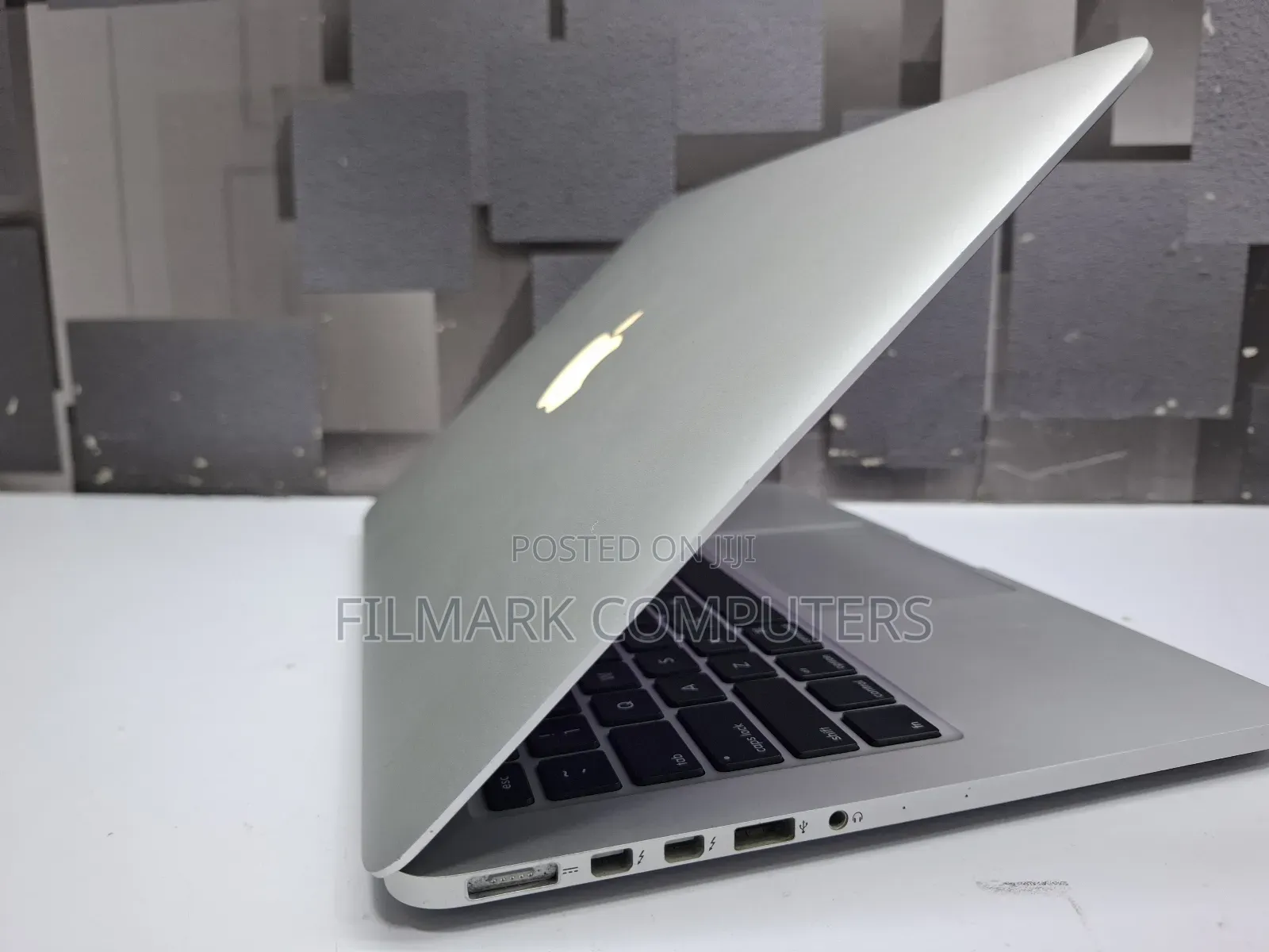 Laptop Apple MacBook Pro 8GB Intel Core i5 SSD 256GB