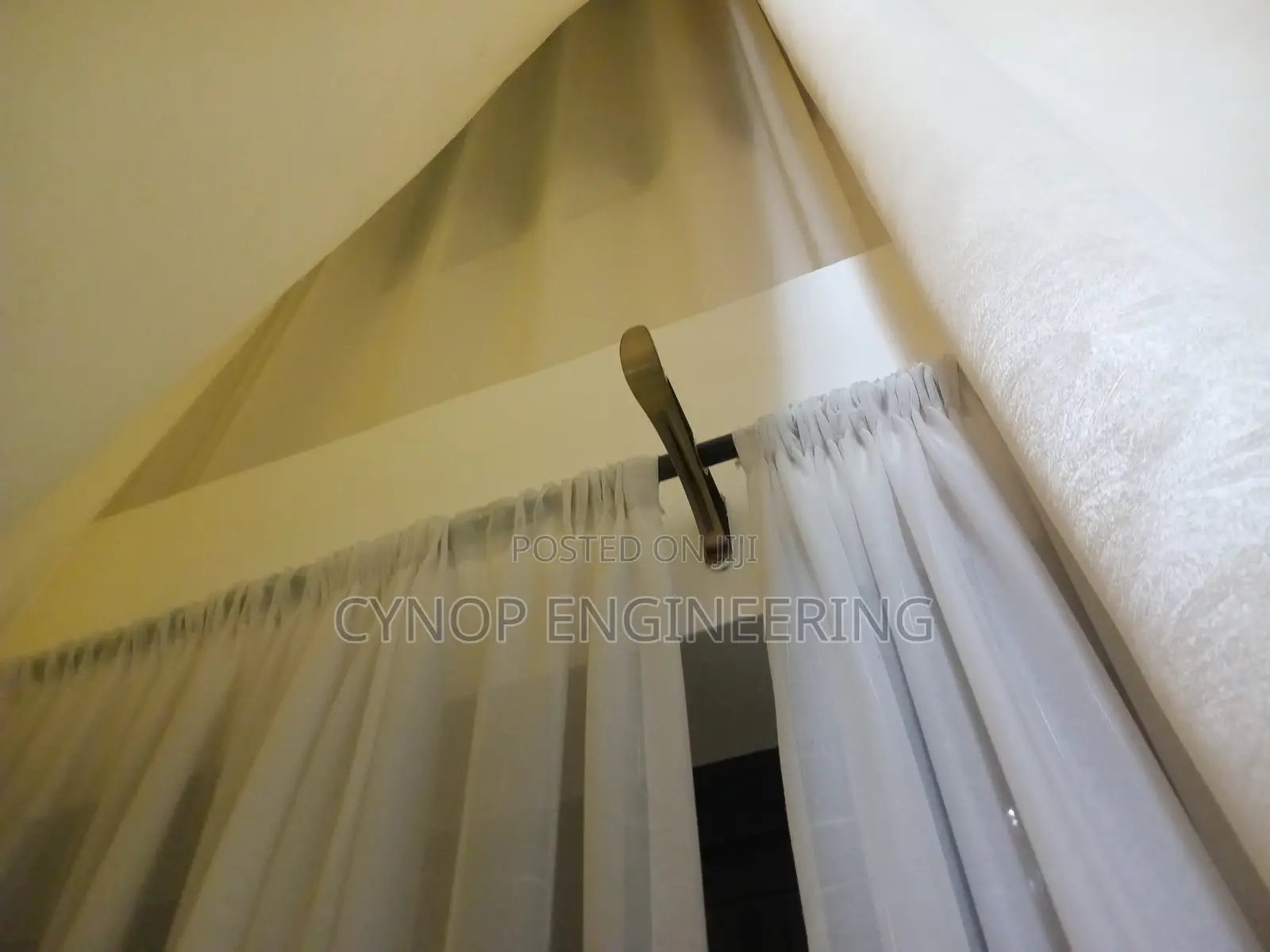 Effortless Automated Curtain Rails