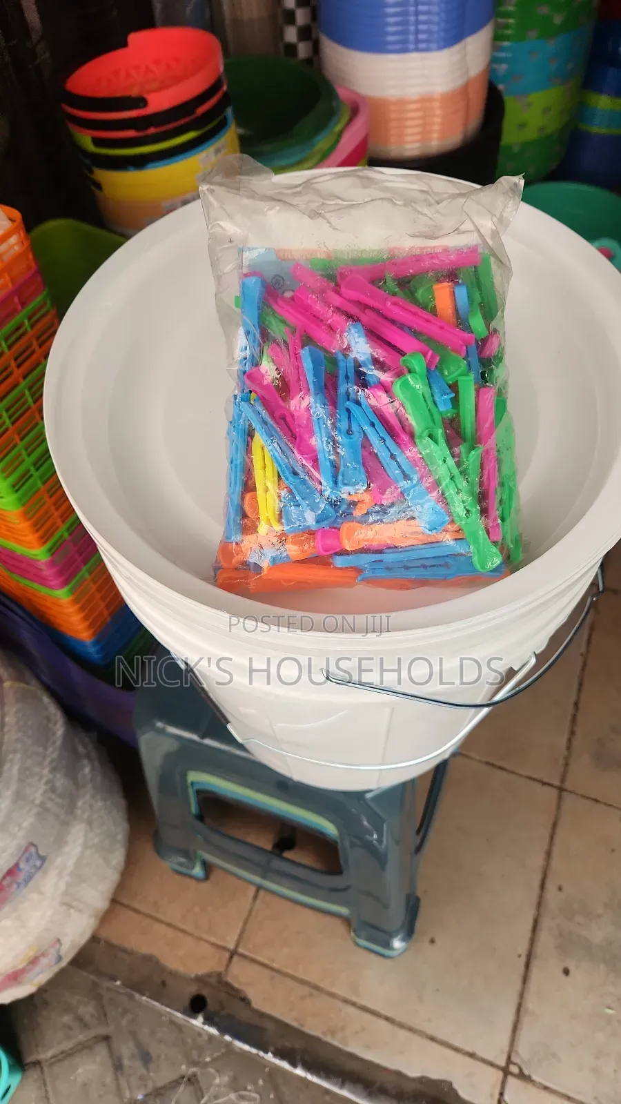 144 Pieces Pegs in a Pack
