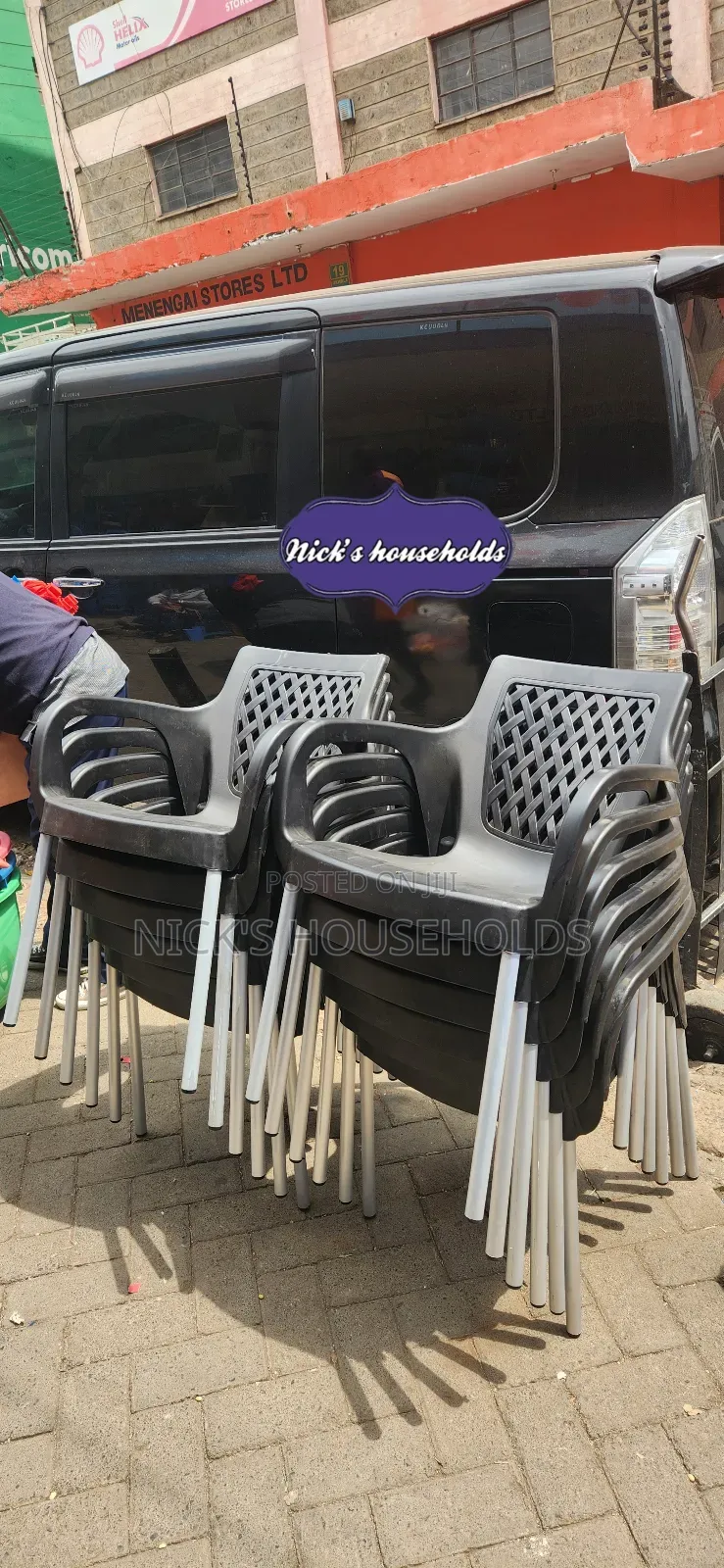 Plastic Chairs With Armrest